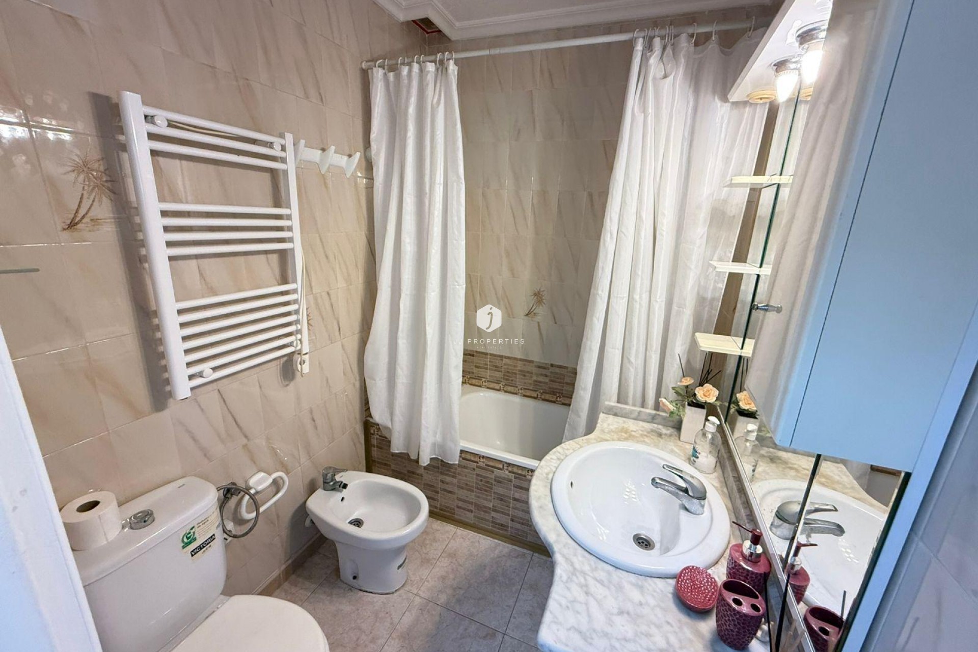 D'occasion - Chalet -
Torrevieja - Calas blanca