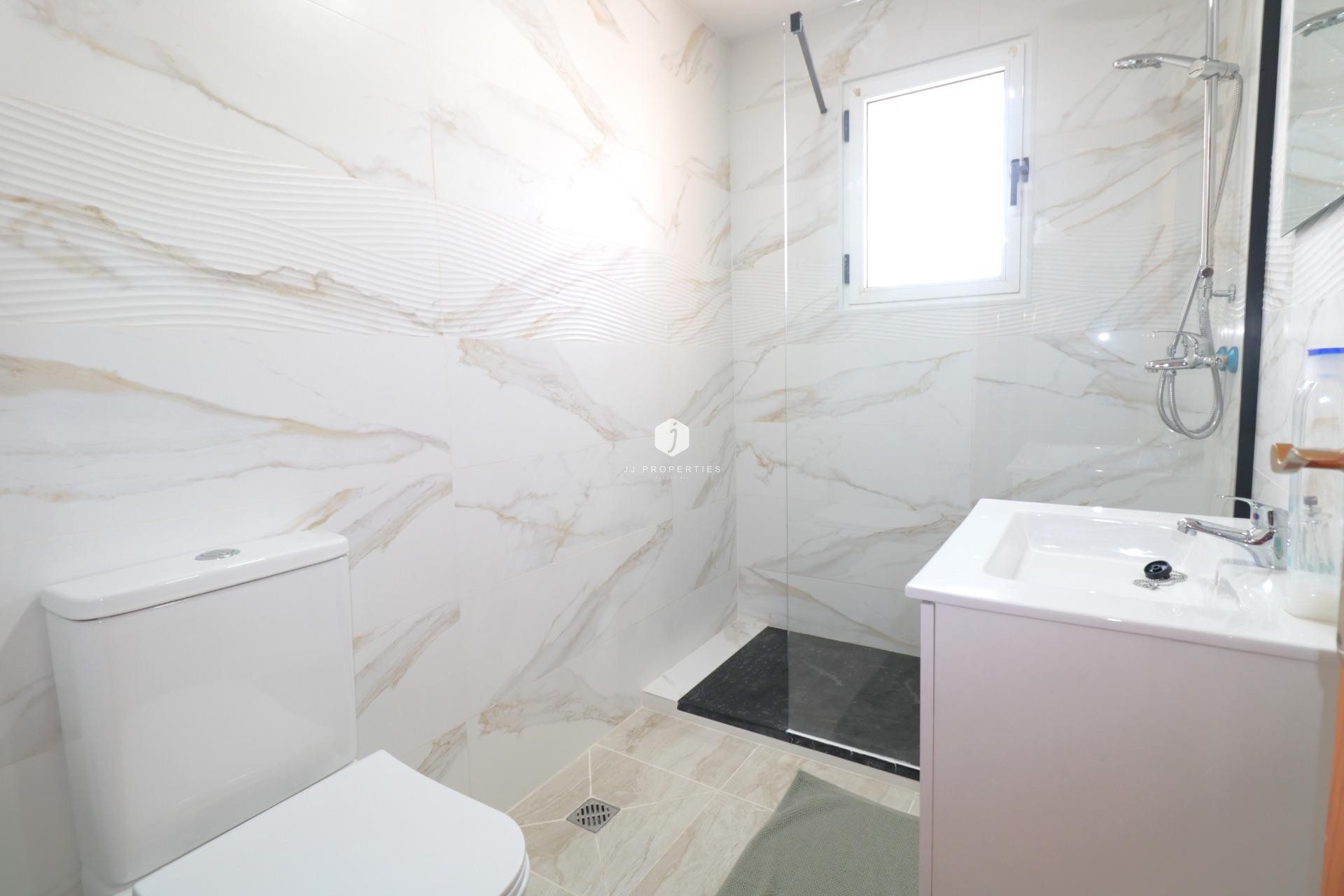 D'occasion - Chalet -
Torrevieja - Carrefour