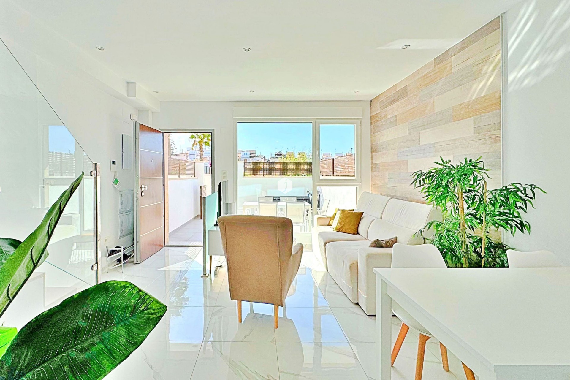 D'occasion - Chalet -
Torrevieja - Costa Blanca