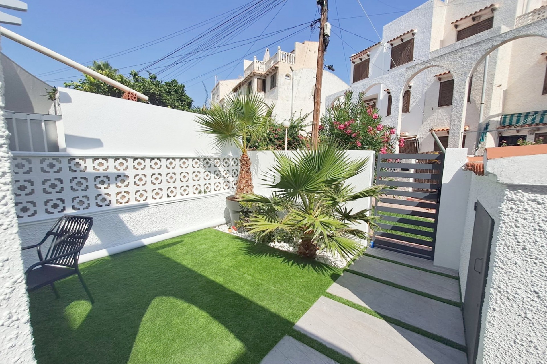 D'occasion - Chalet -
Torrevieja - Costa Blanca