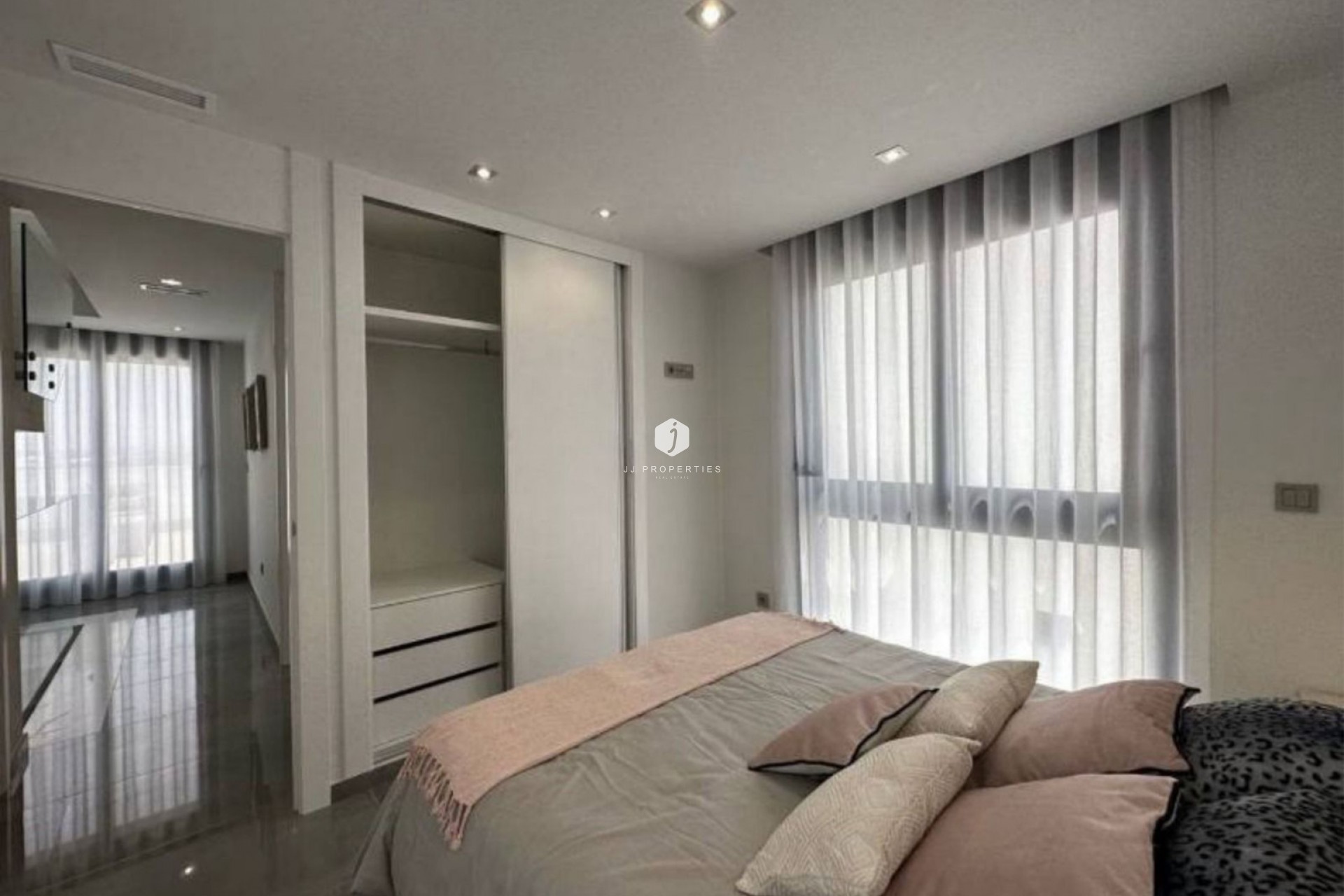 D'occasion - Chalet -
Torrevieja - Costa Blanca