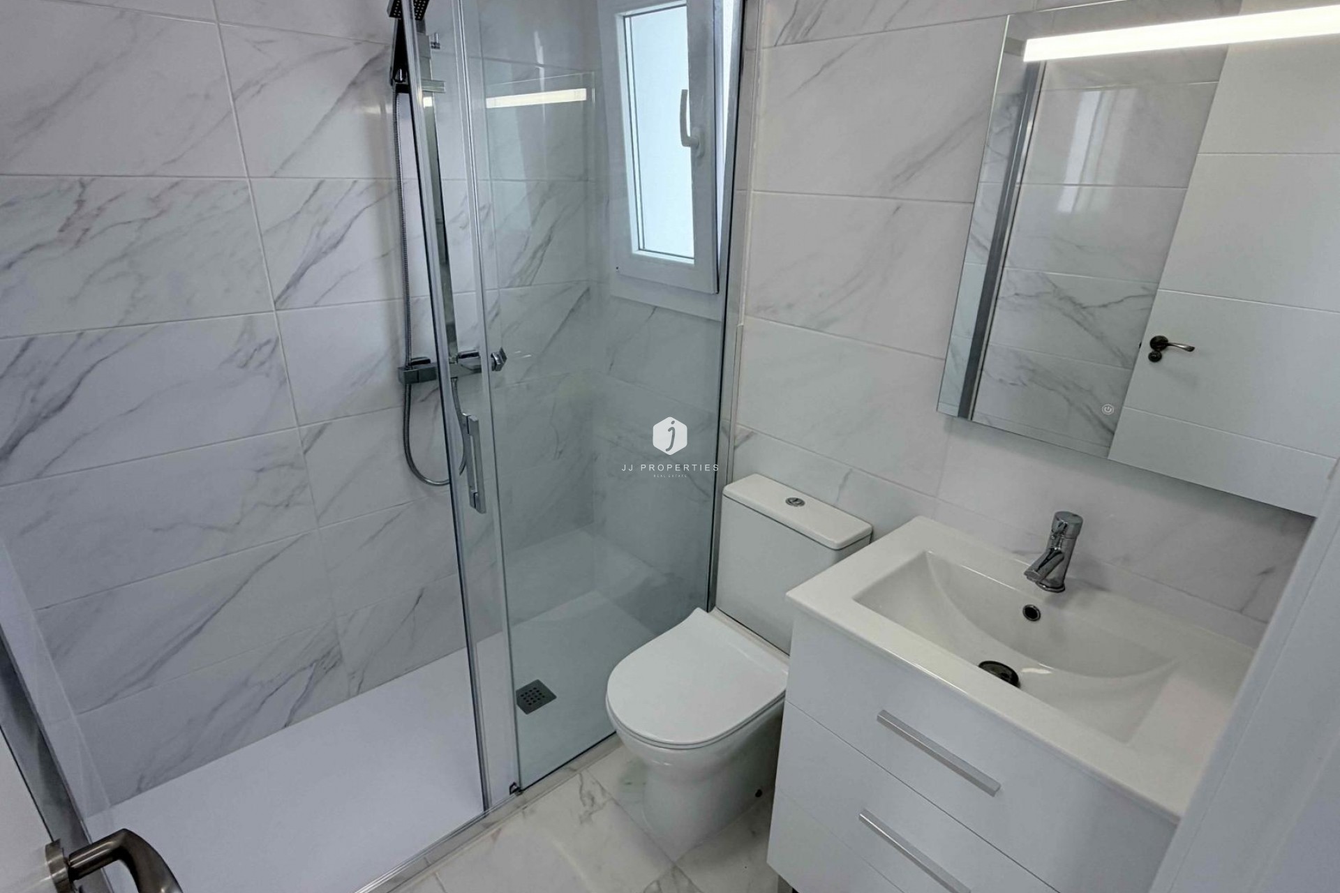 D'occasion - Chalet -
Torrevieja - Costa Blanca