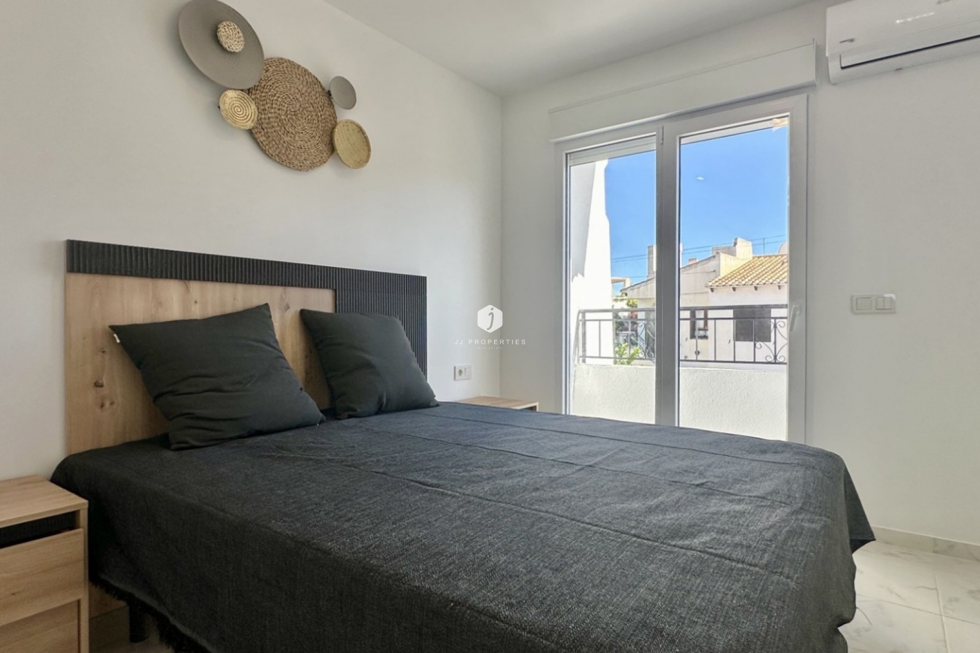 D'occasion - Chalet -
Torrevieja - Costa Blanca