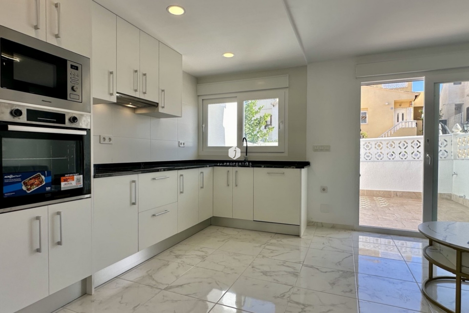 D'occasion - Chalet -
Torrevieja - Costa Blanca