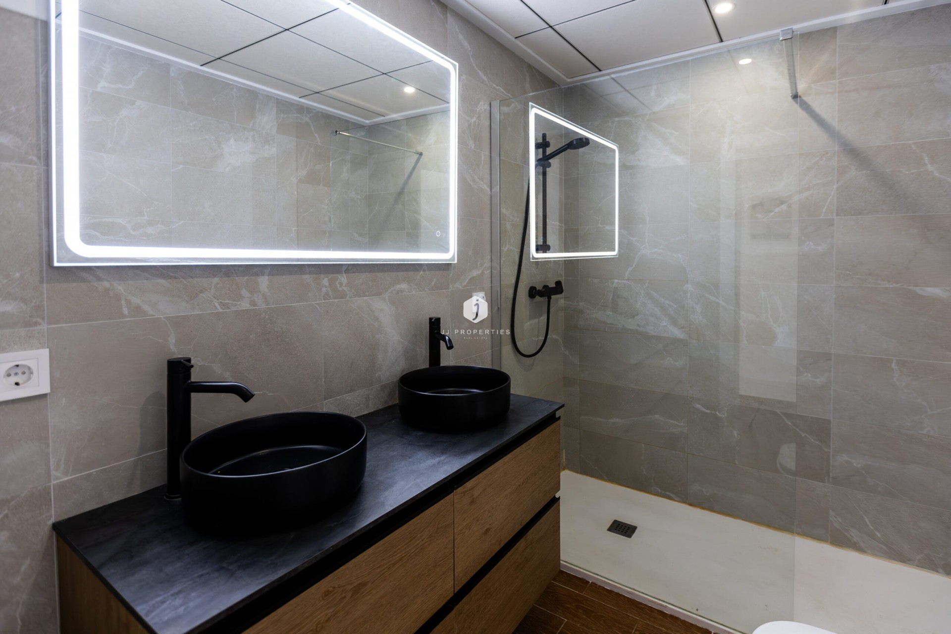 D'occasion - Chalet -
Torrevieja - Costa Blanca