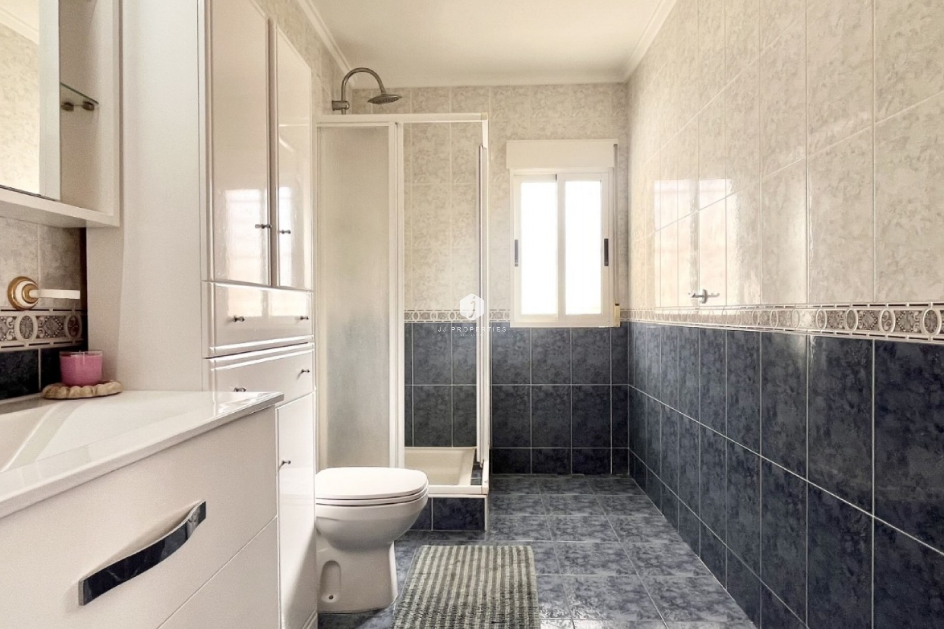 D'occasion - Chalet -
Torrevieja - Costa Blanca