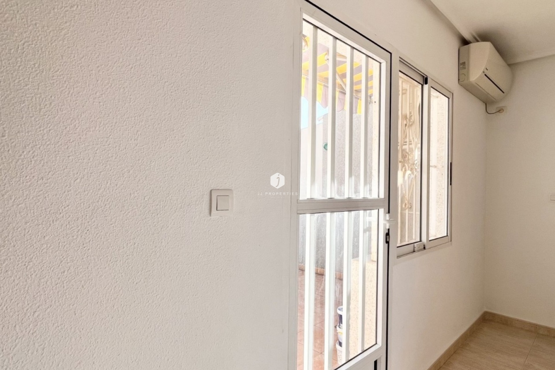 D'occasion - Chalet -
Torrevieja - Costa Blanca