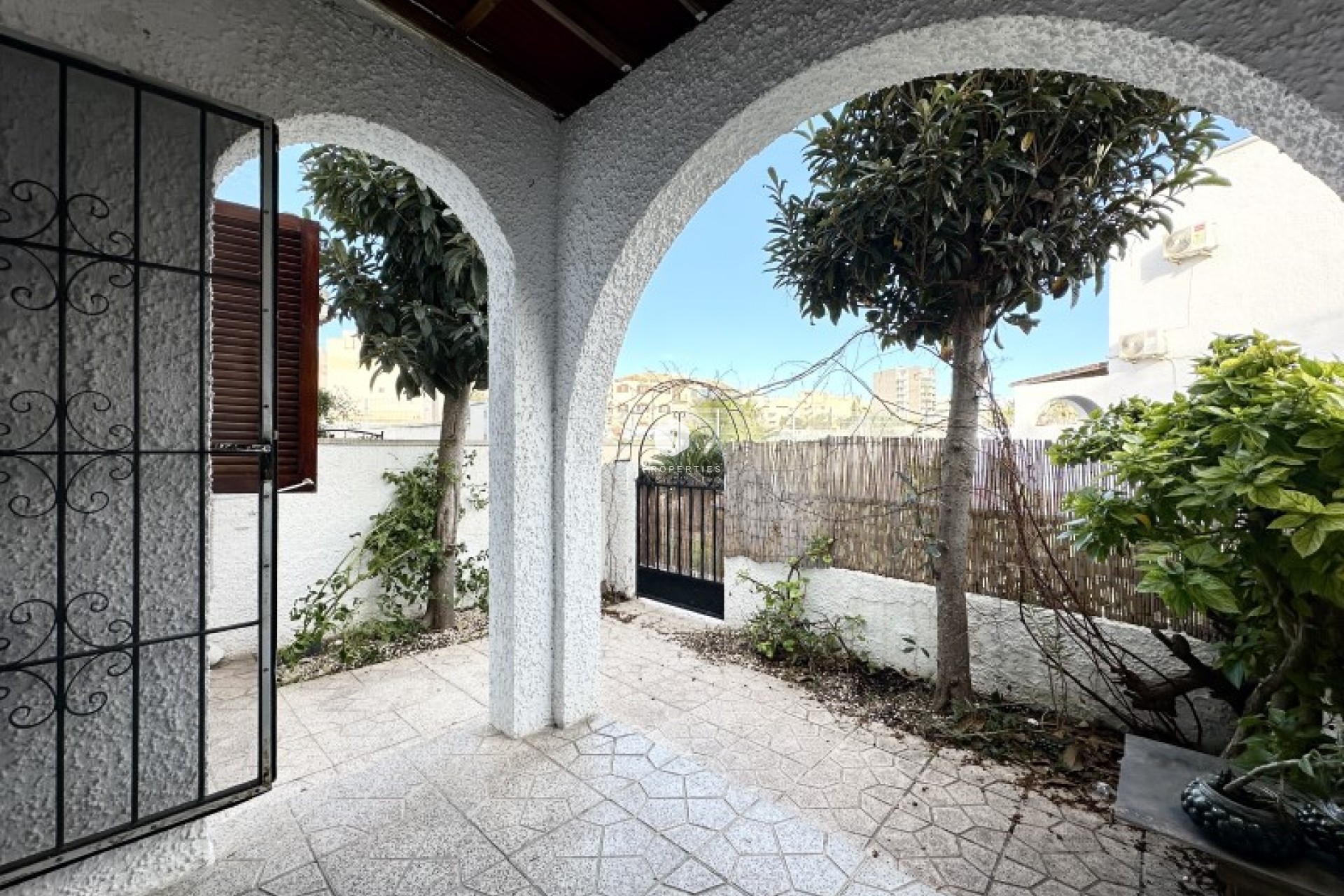 D'occasion - Chalet -
Torrevieja - Costa Blanca