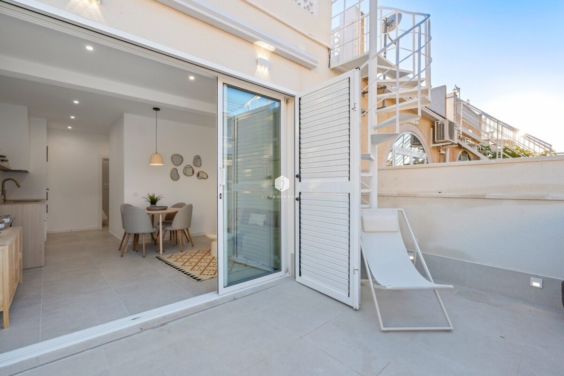 D'occasion - Chalet -
Torrevieja - Costa Blanca