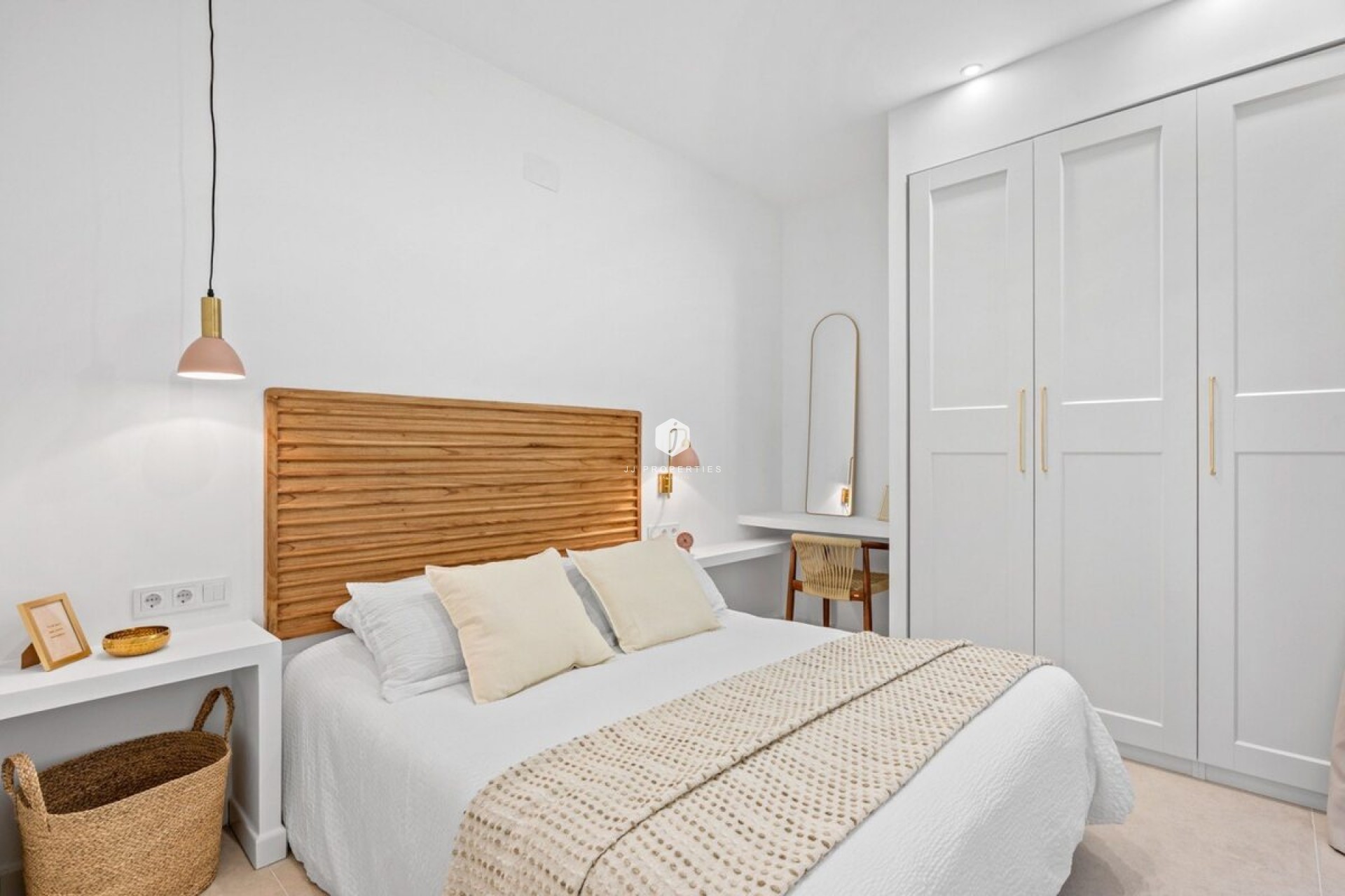 D'occasion - Chalet -
Torrevieja - Costa Blanca