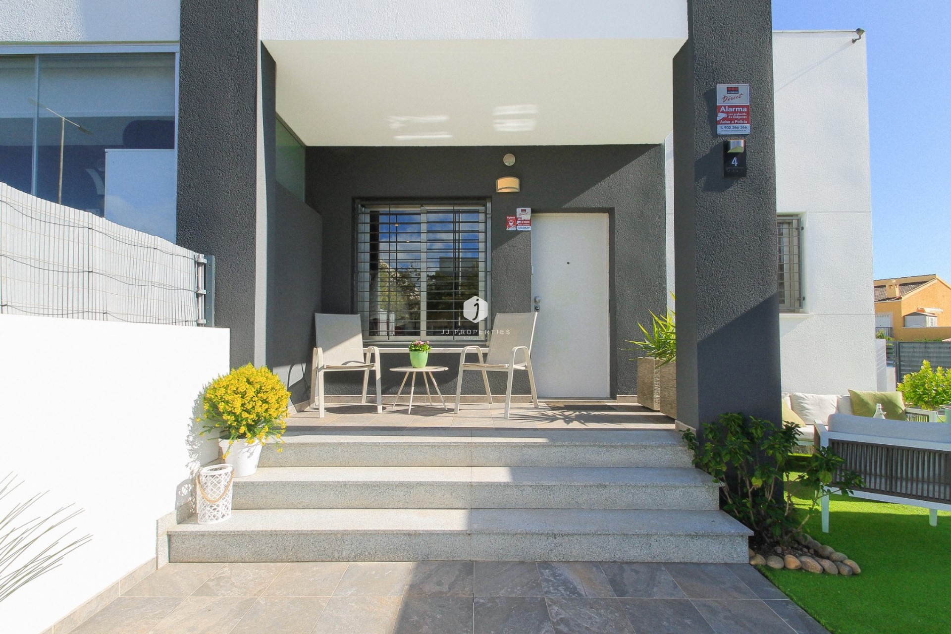 D'occasion - Chalet -
Torrevieja - Costa Blanca