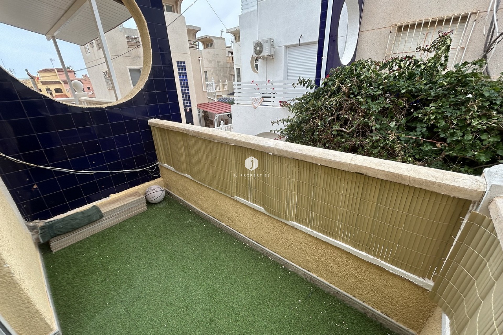 D'occasion - Chalet -
Torrevieja - Costa Blanca