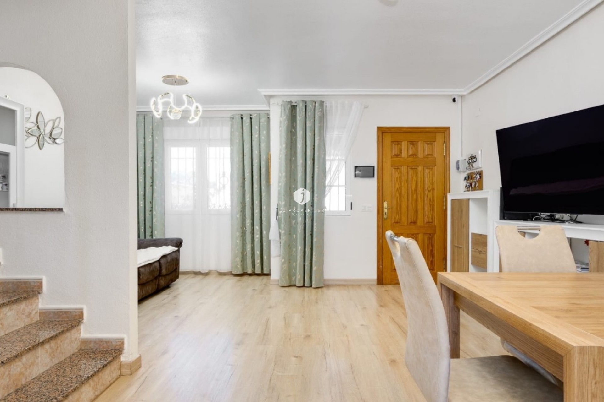 D'occasion - Chalet -
Torrevieja - Costa Blanca