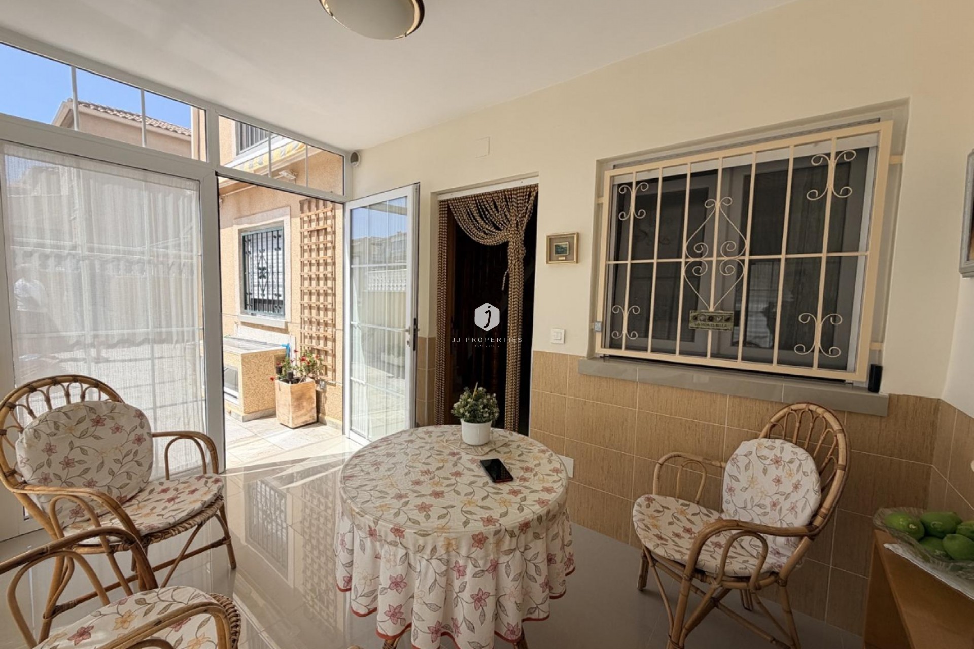 D'occasion - Chalet -
Torrevieja - Costa Blanca