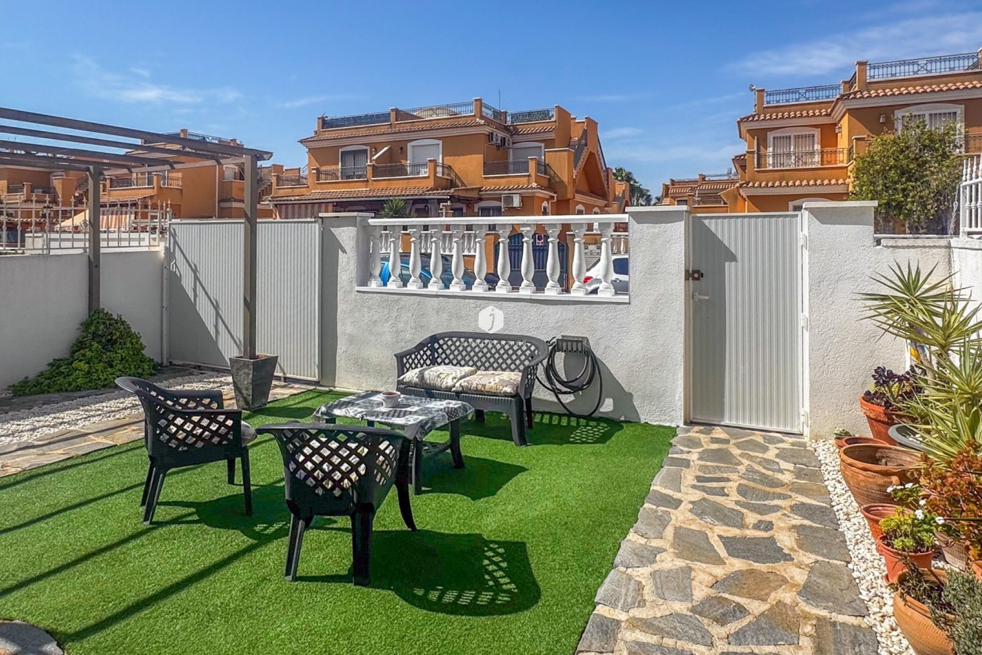 D'occasion - Chalet -
Torrevieja - Costa Blanca