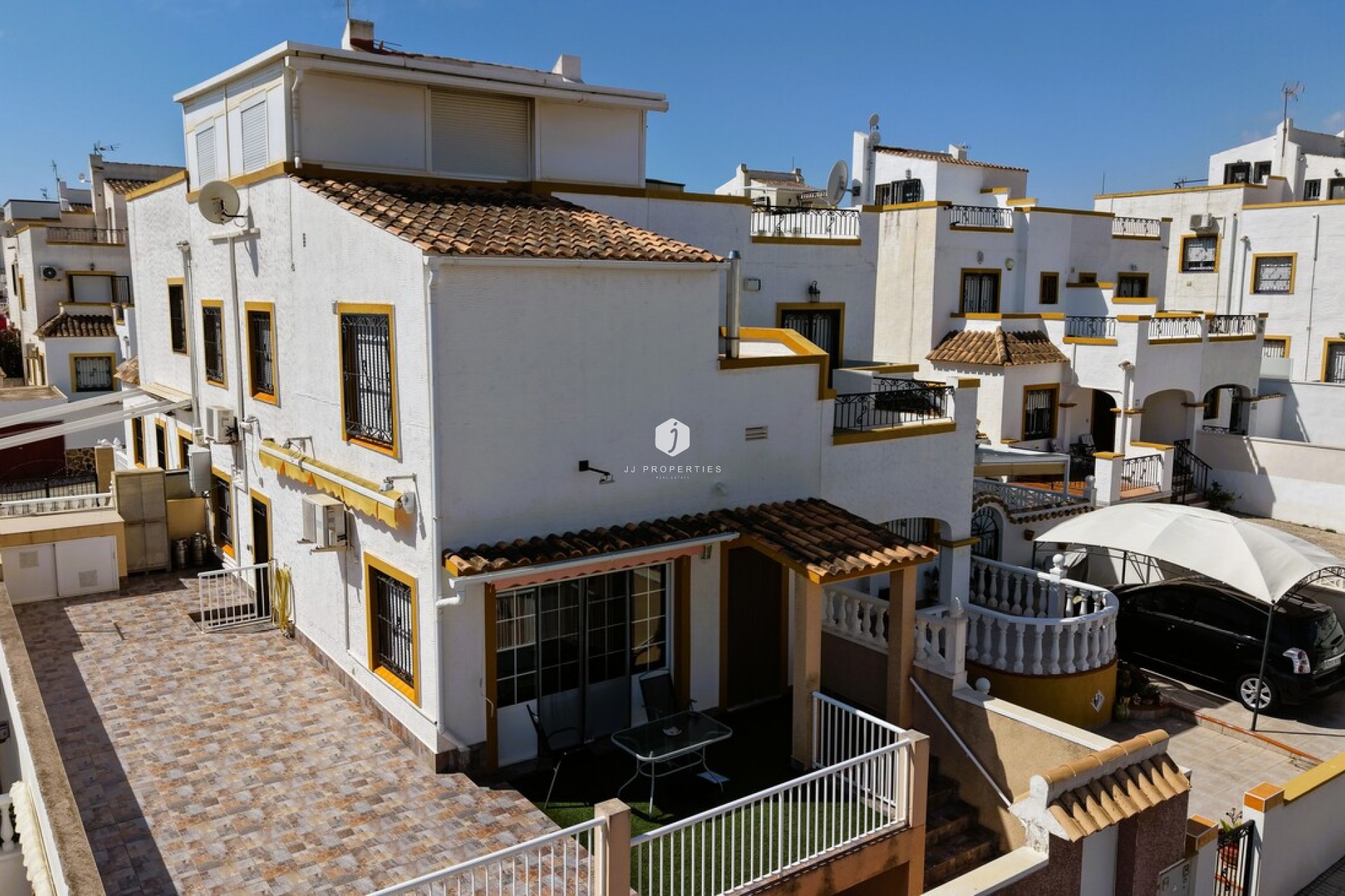 D'occasion - Chalet -
Torrevieja - Costa Blanca
