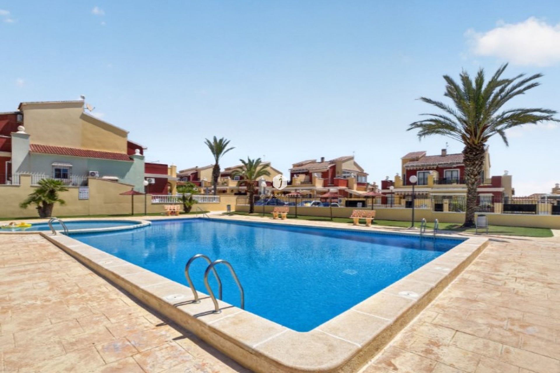 D'occasion - Chalet -
Torrevieja - Costa Blanca