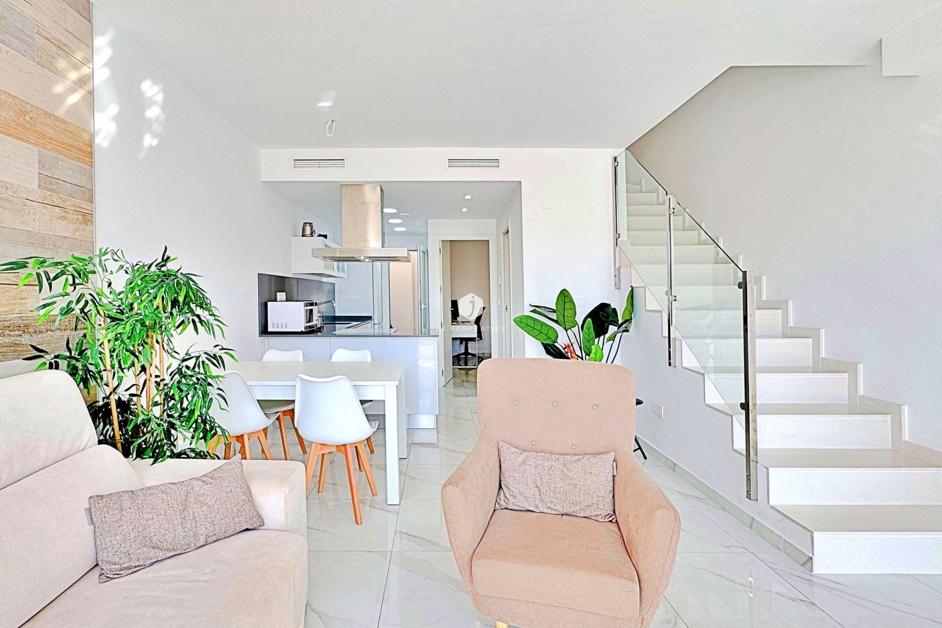 D'occasion - Chalet -
Torrevieja - Costa Blanca