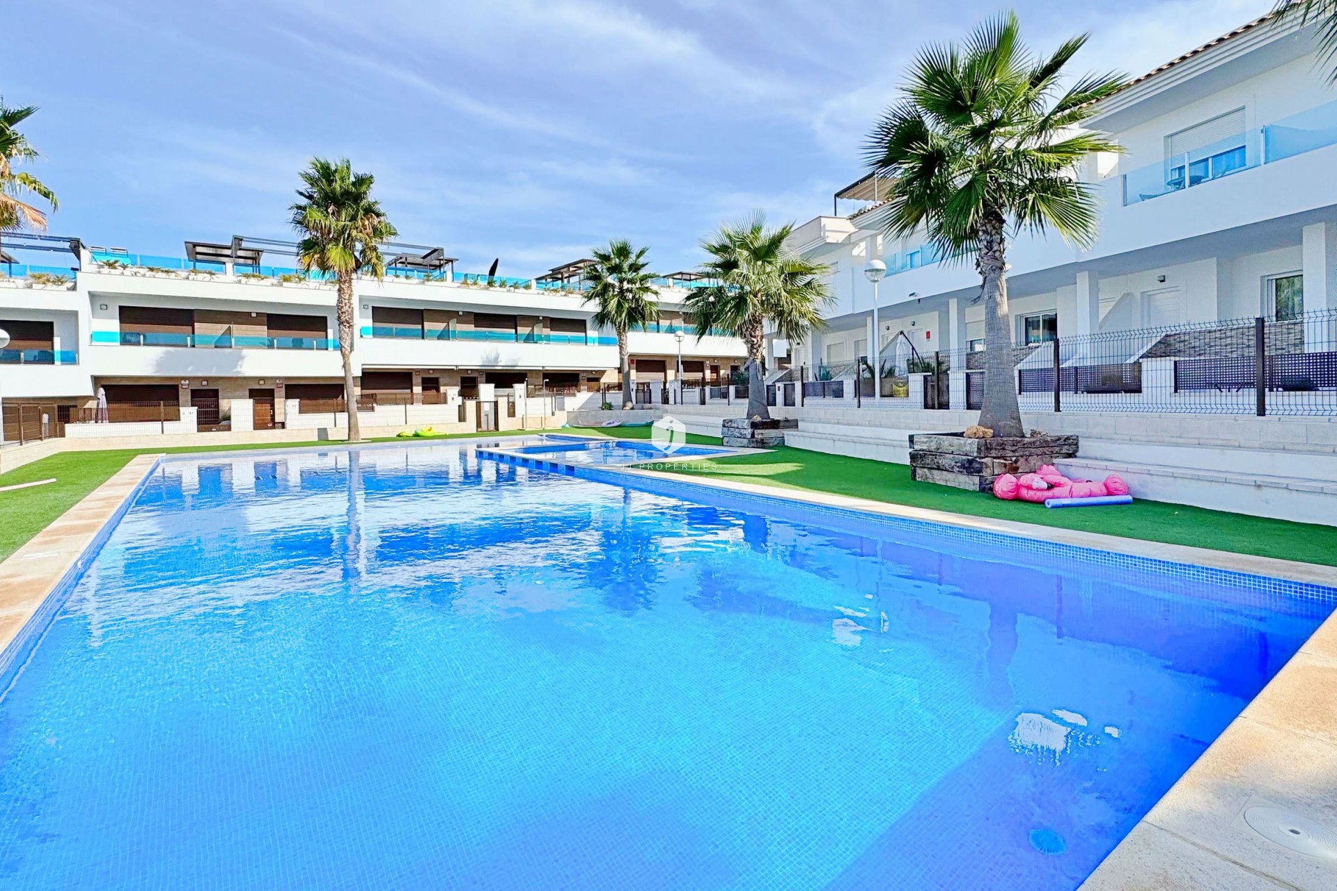 D'occasion - Chalet -
Torrevieja - Costa Blanca