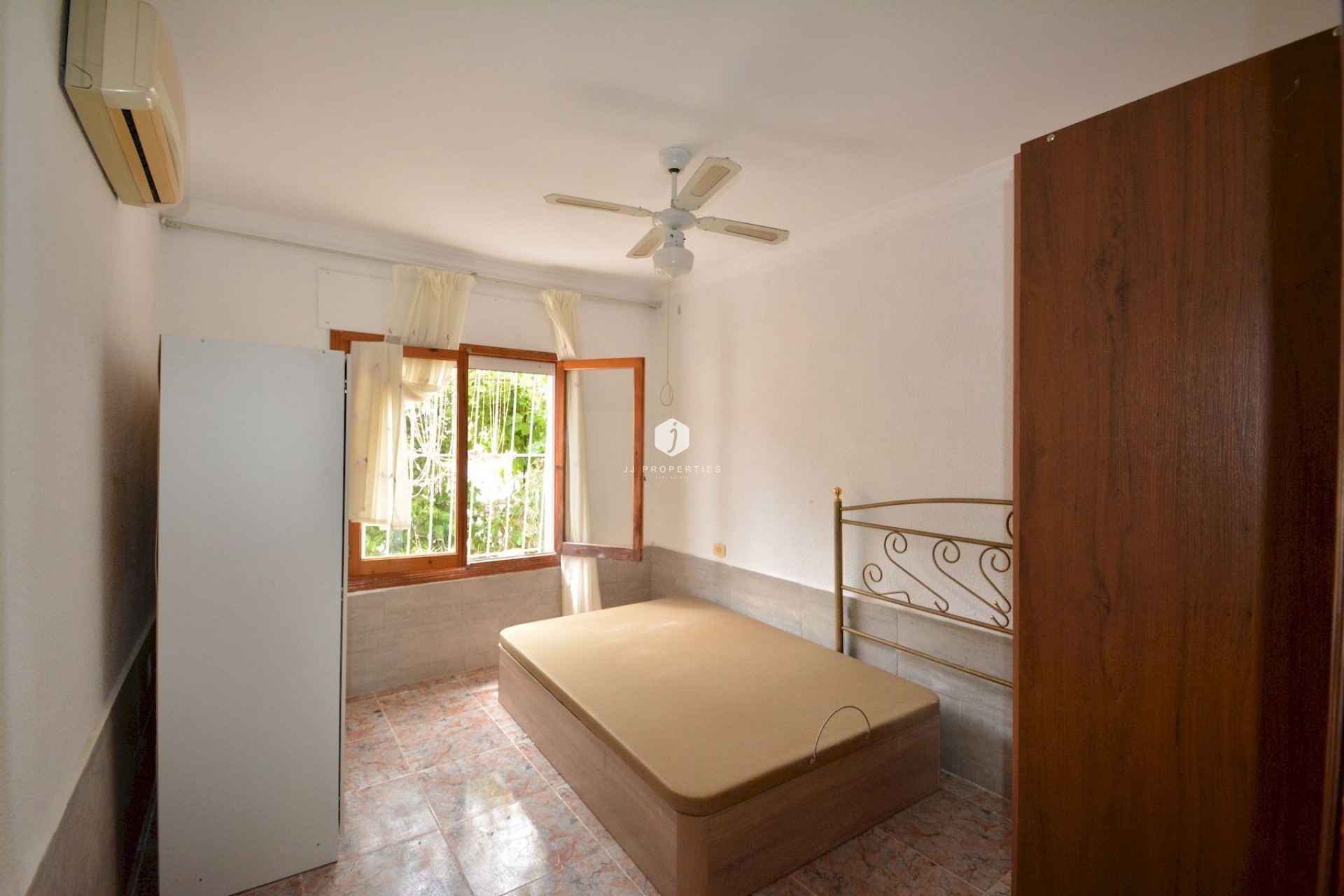 D'occasion - Chalet -
Torrevieja - Costa Blanca