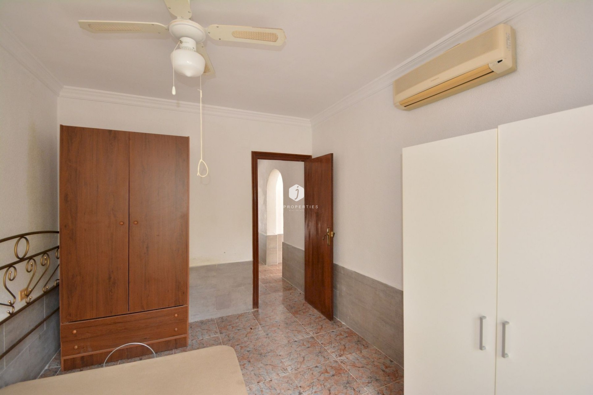 D'occasion - Chalet -
Torrevieja - Costa Blanca