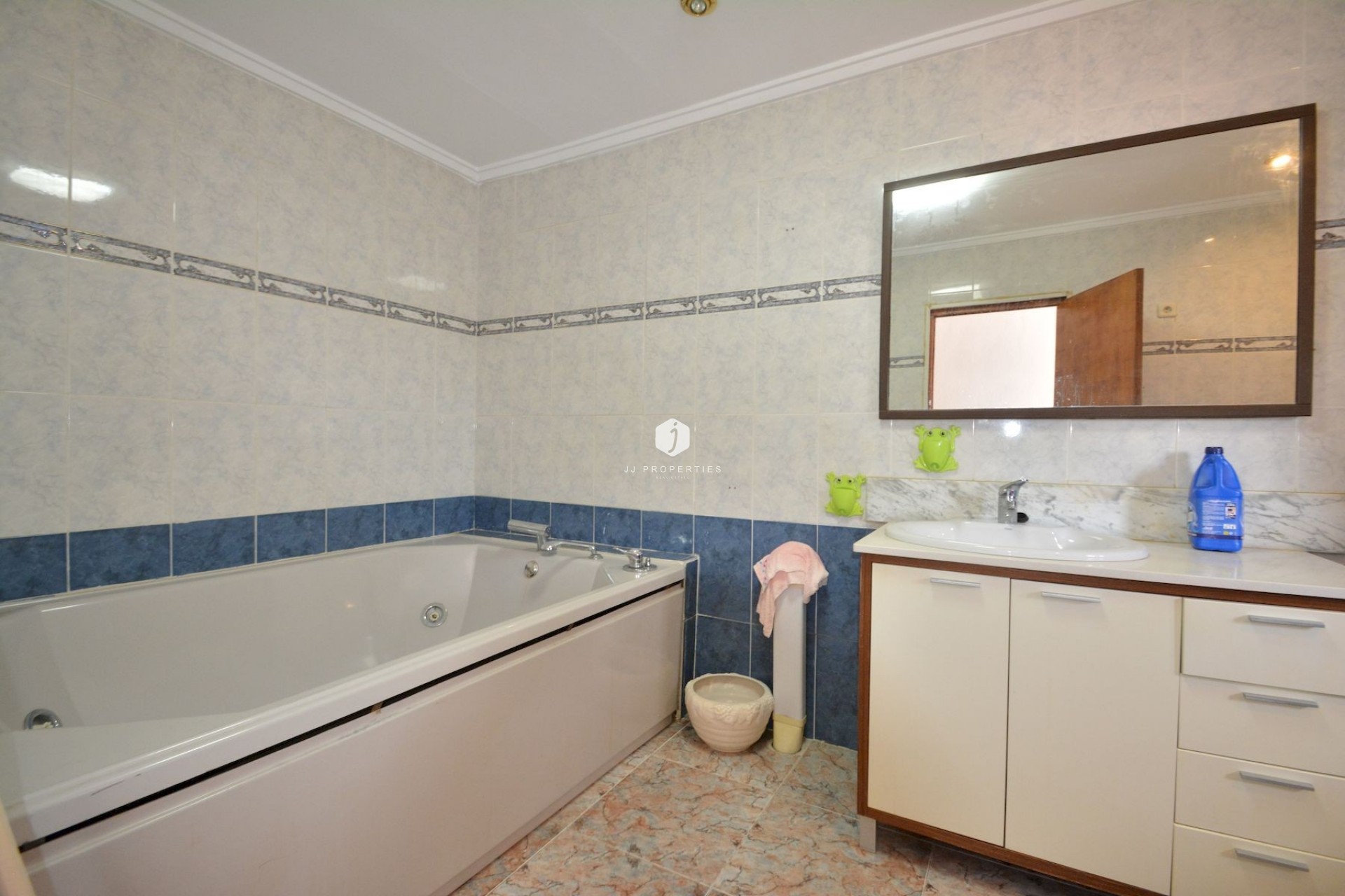D'occasion - Chalet -
Torrevieja - Costa Blanca