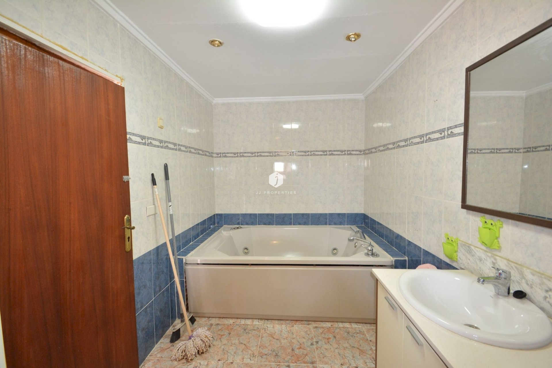 D'occasion - Chalet -
Torrevieja - Costa Blanca
