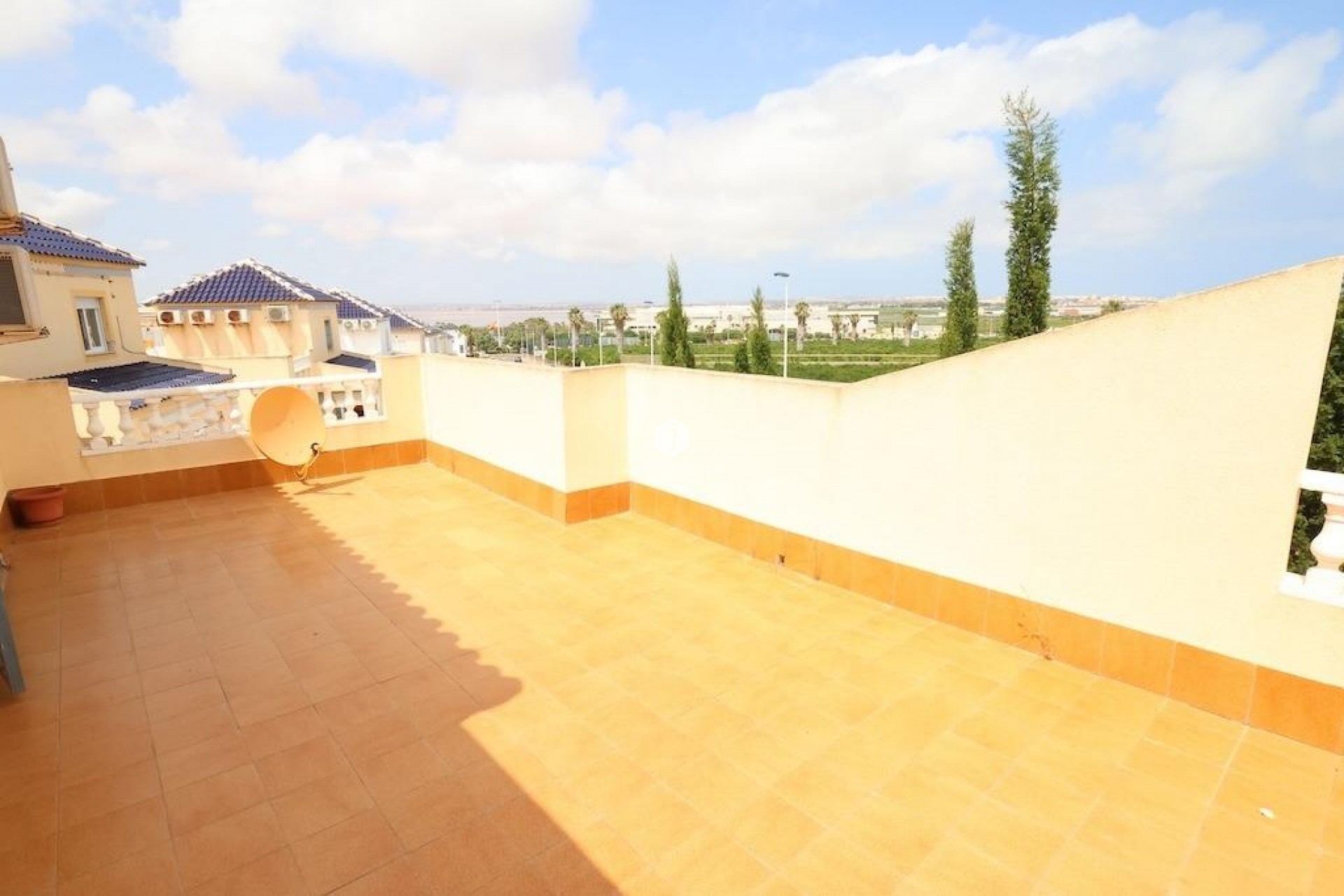 D'occasion - Chalet -
Torrevieja - Costa Blanca