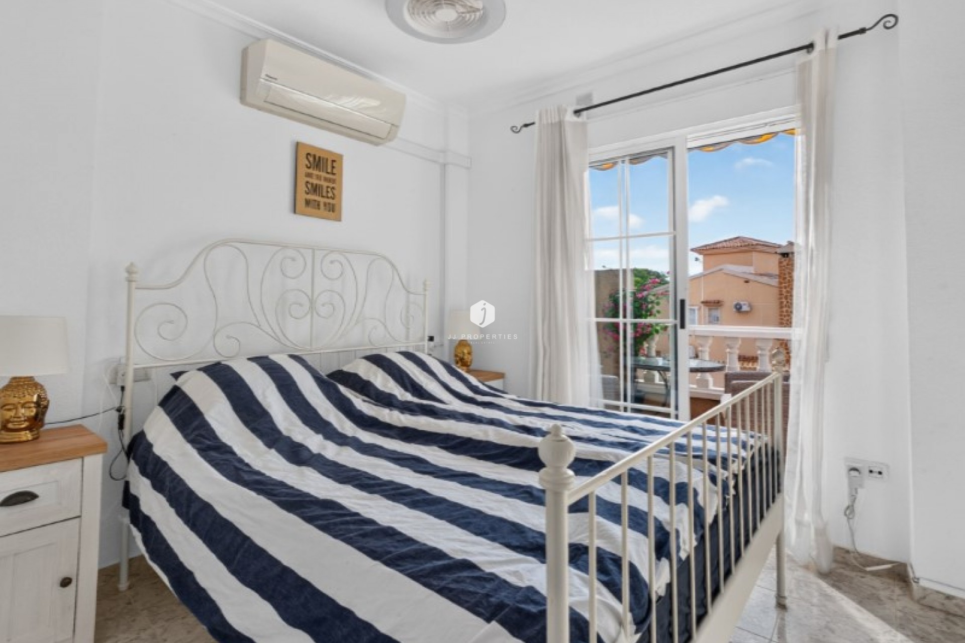 D'occasion - Chalet -
Torrevieja - Costa Blanca