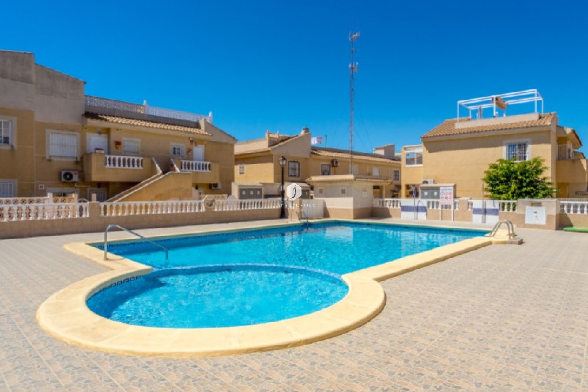 D'occasion - Chalet -
Torrevieja - Costa Blanca