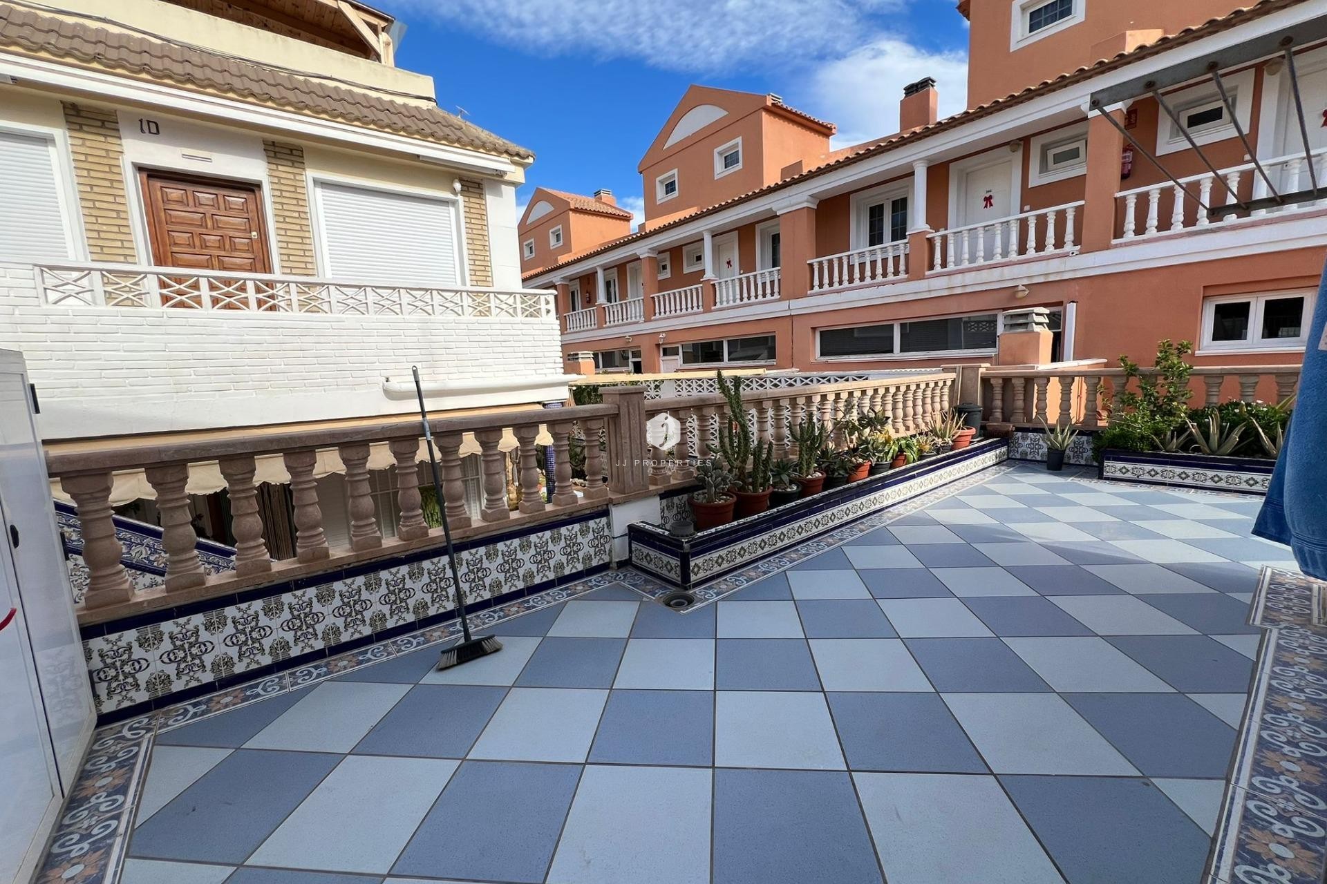 D'occasion - Chalet -
Torrevieja - La Mata