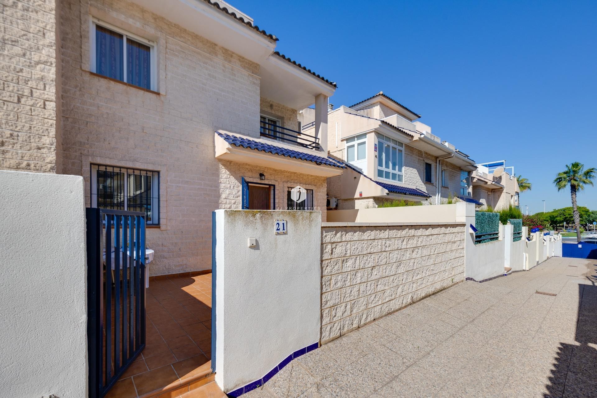 D'occasion - Chalet -
Torrevieja - La veleta