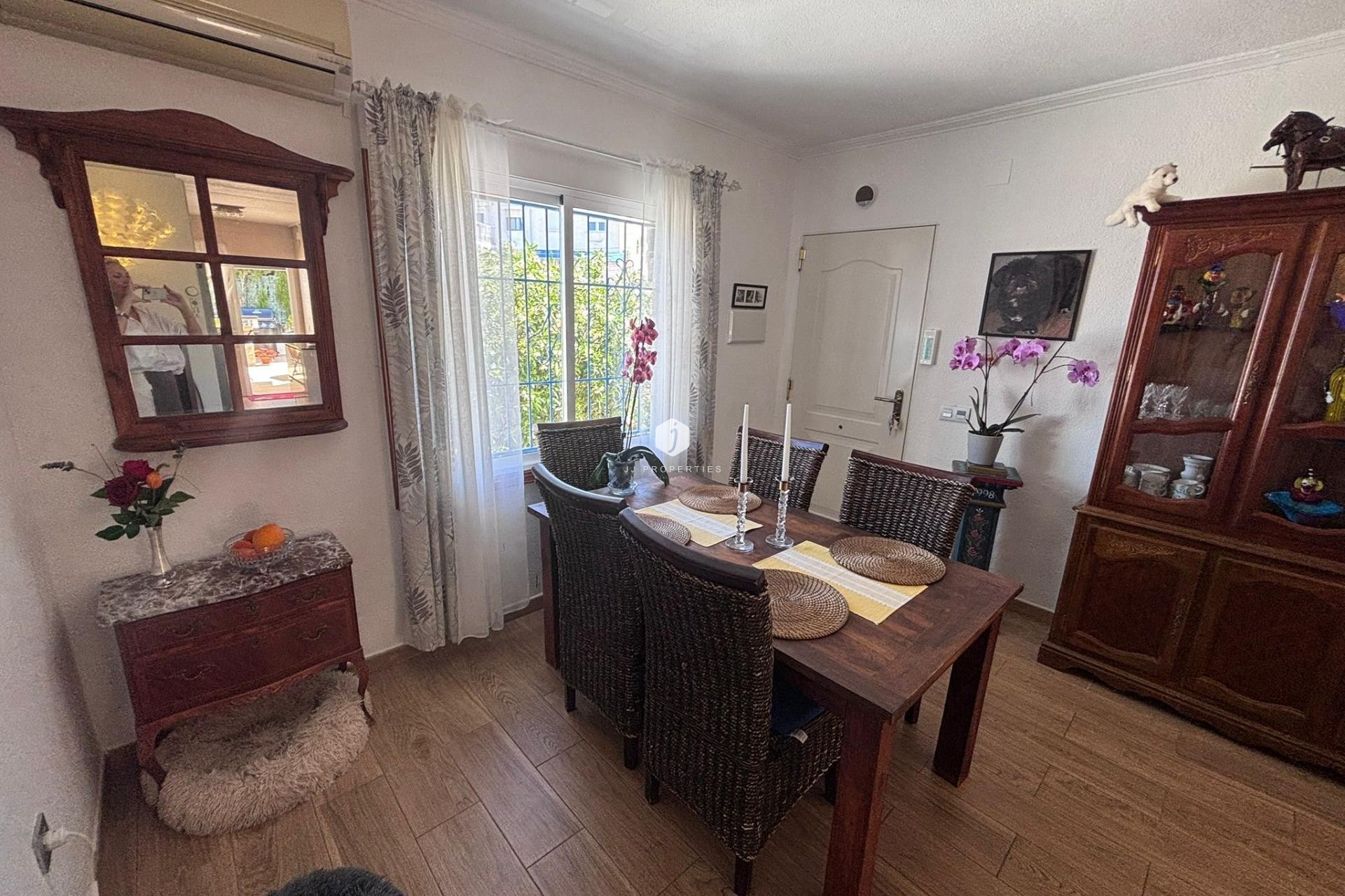 D'occasion - Chalet -
Torrevieja - Los Balcones