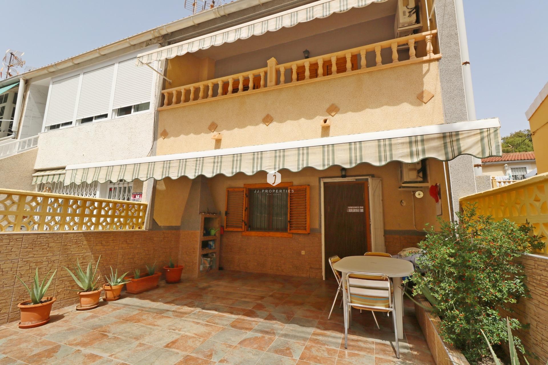 D'occasion - Chalet -
Torrevieja - Playa de los Naufragos