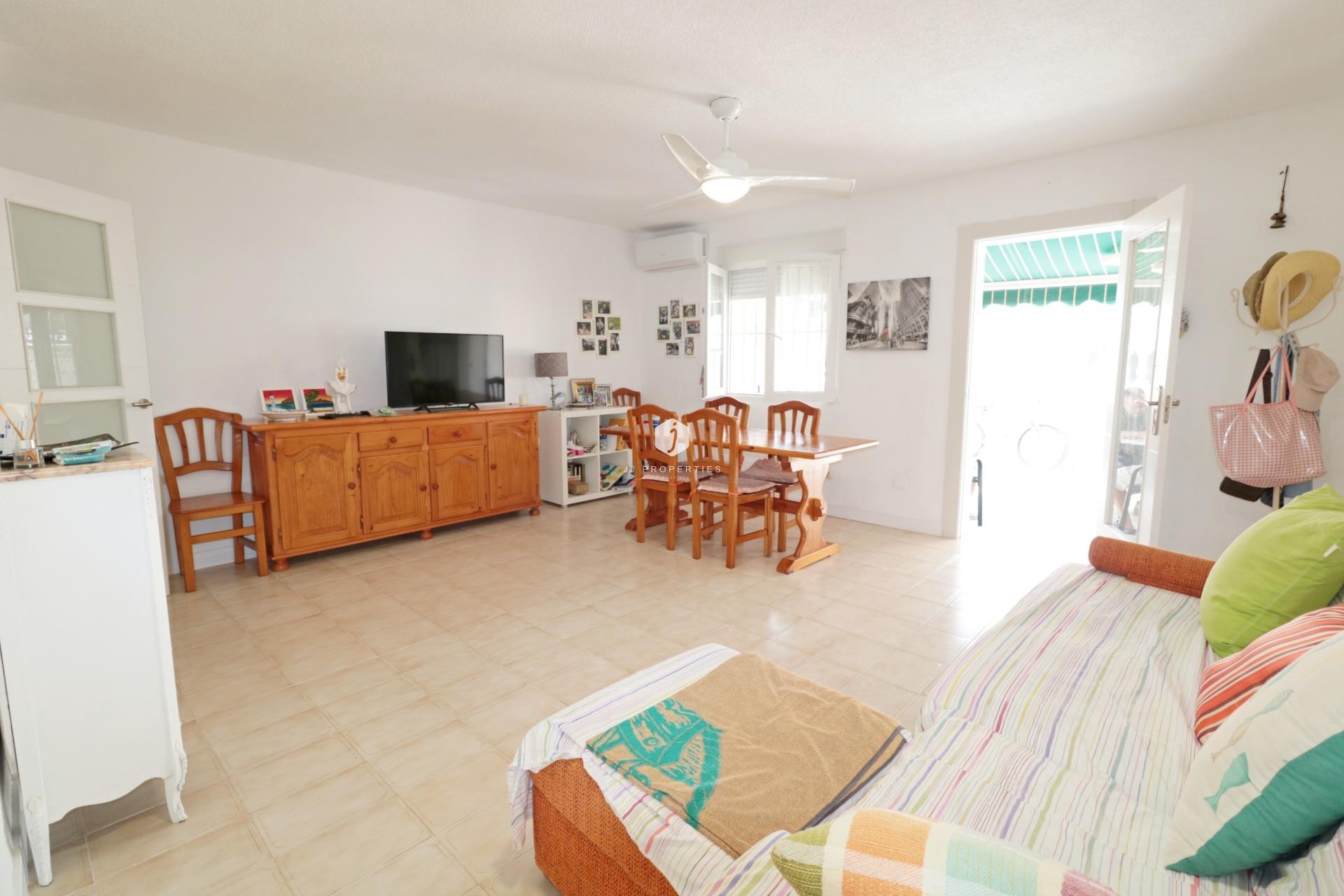 D'occasion - Chalet -
Torrevieja - Playa de los Naufragos