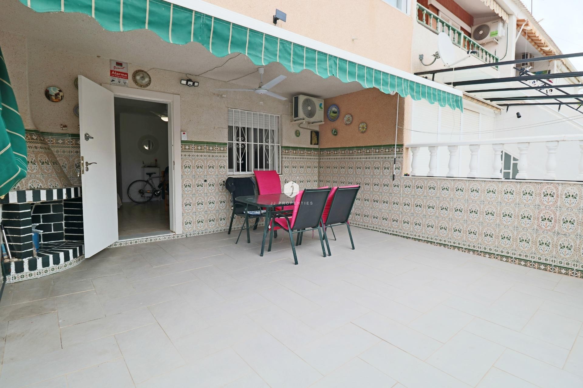 D'occasion - Chalet -
Torrevieja - Playa de los Naufragos