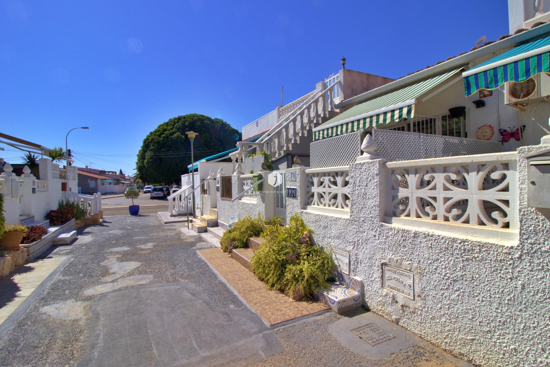 D'occasion - Chalet -
Torrevieja - San luis