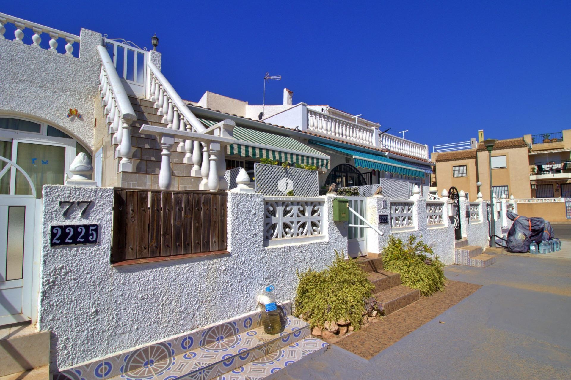 D'occasion - Chalet -
Torrevieja - San luis
