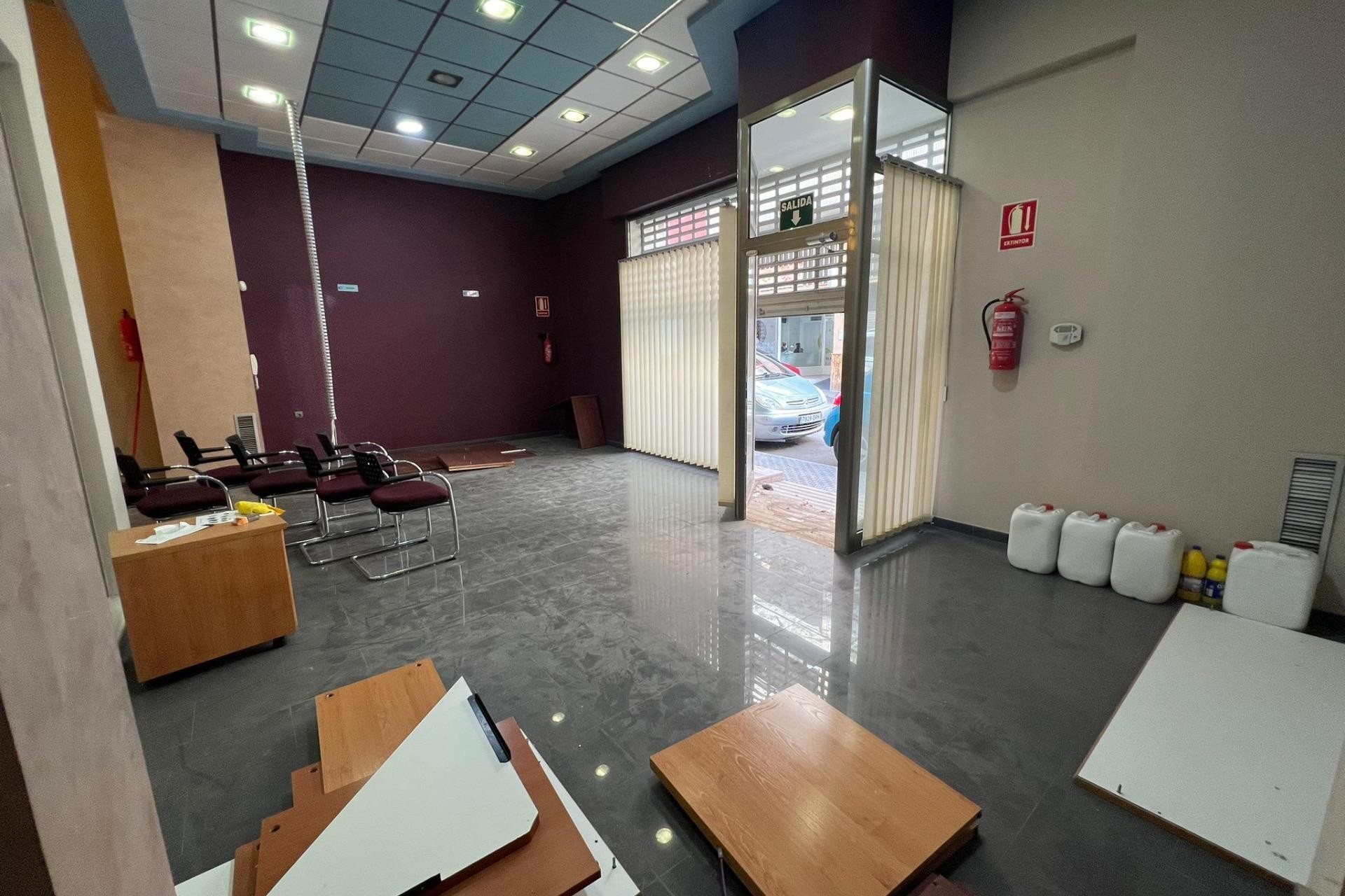 D'occasion - Commercial -
Beniel - CENTRO