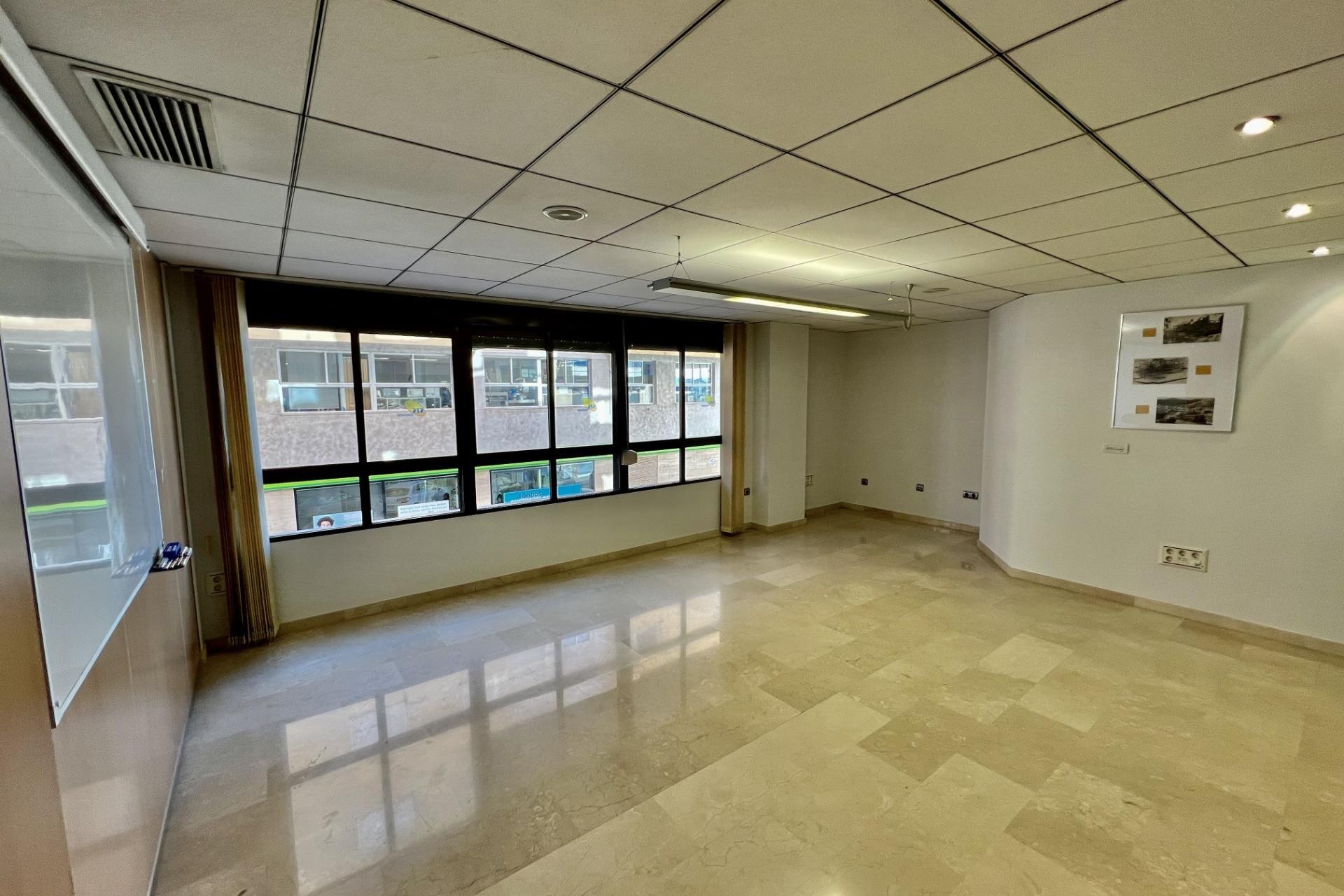 D'occasion - Commercial -
Orihuela - Zona Centro