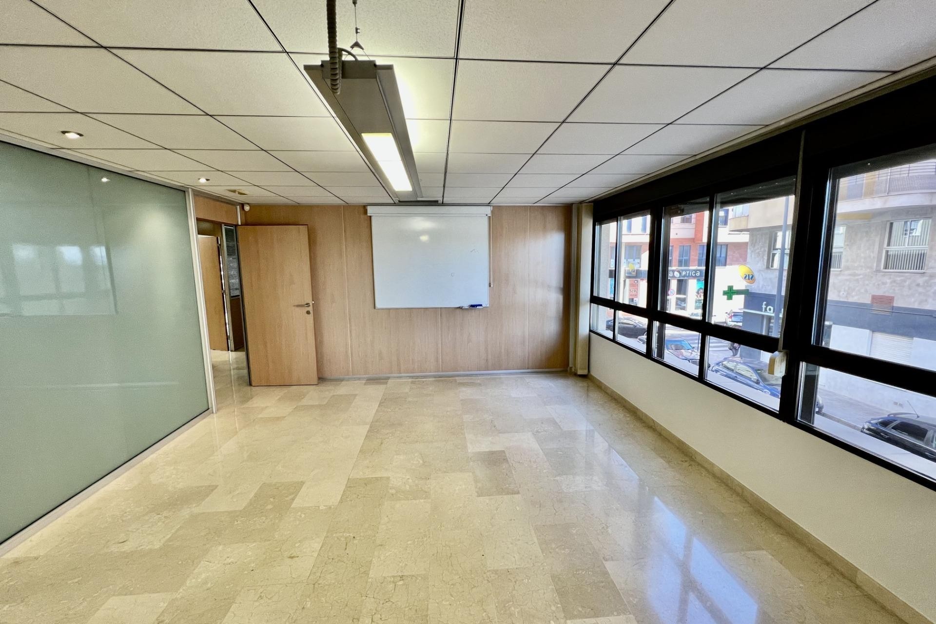 D'occasion - Commercial -
Orihuela - Zona Centro