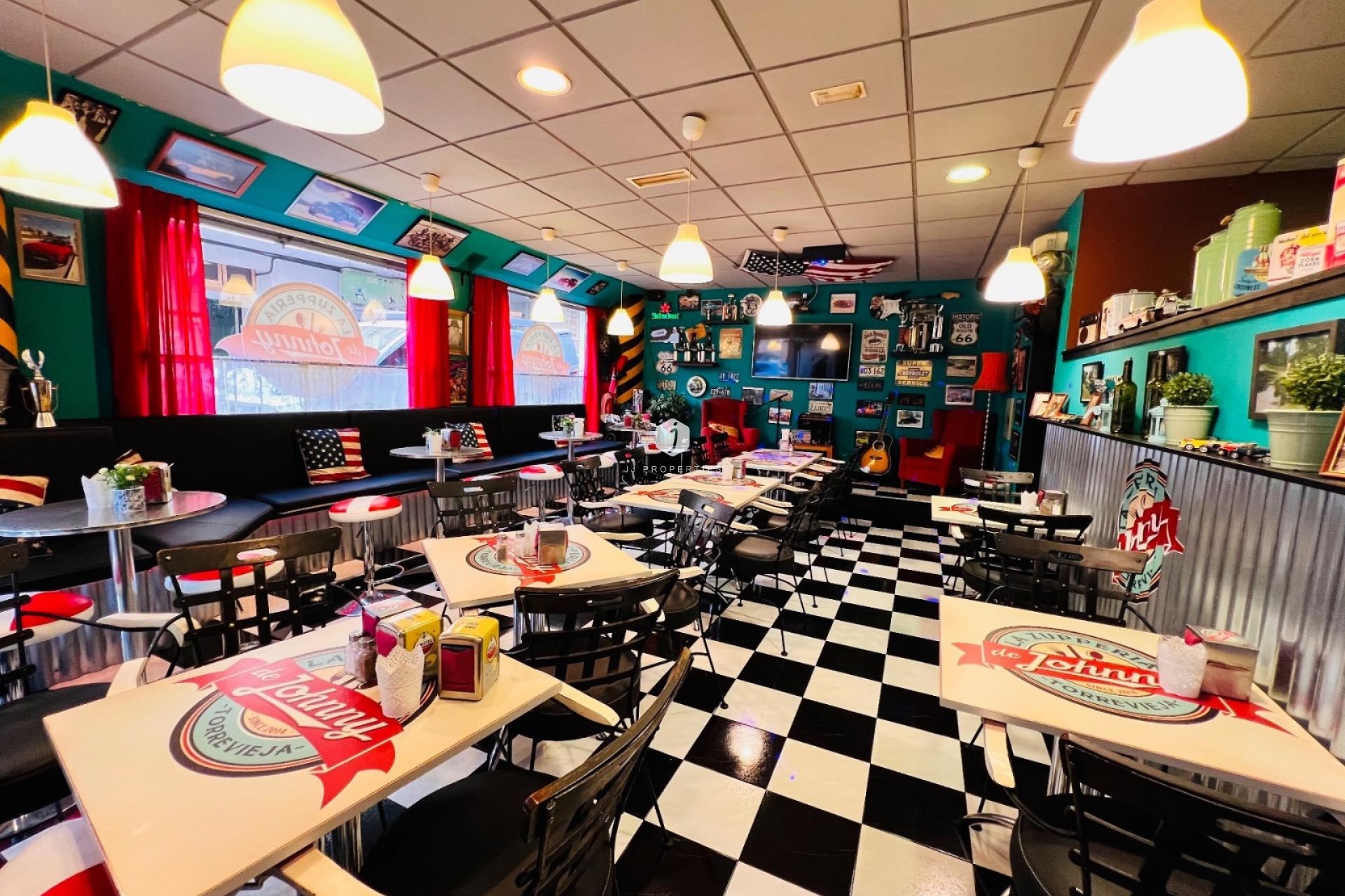 D'occasion - Commercial -
Torrevieja - Playa del cura