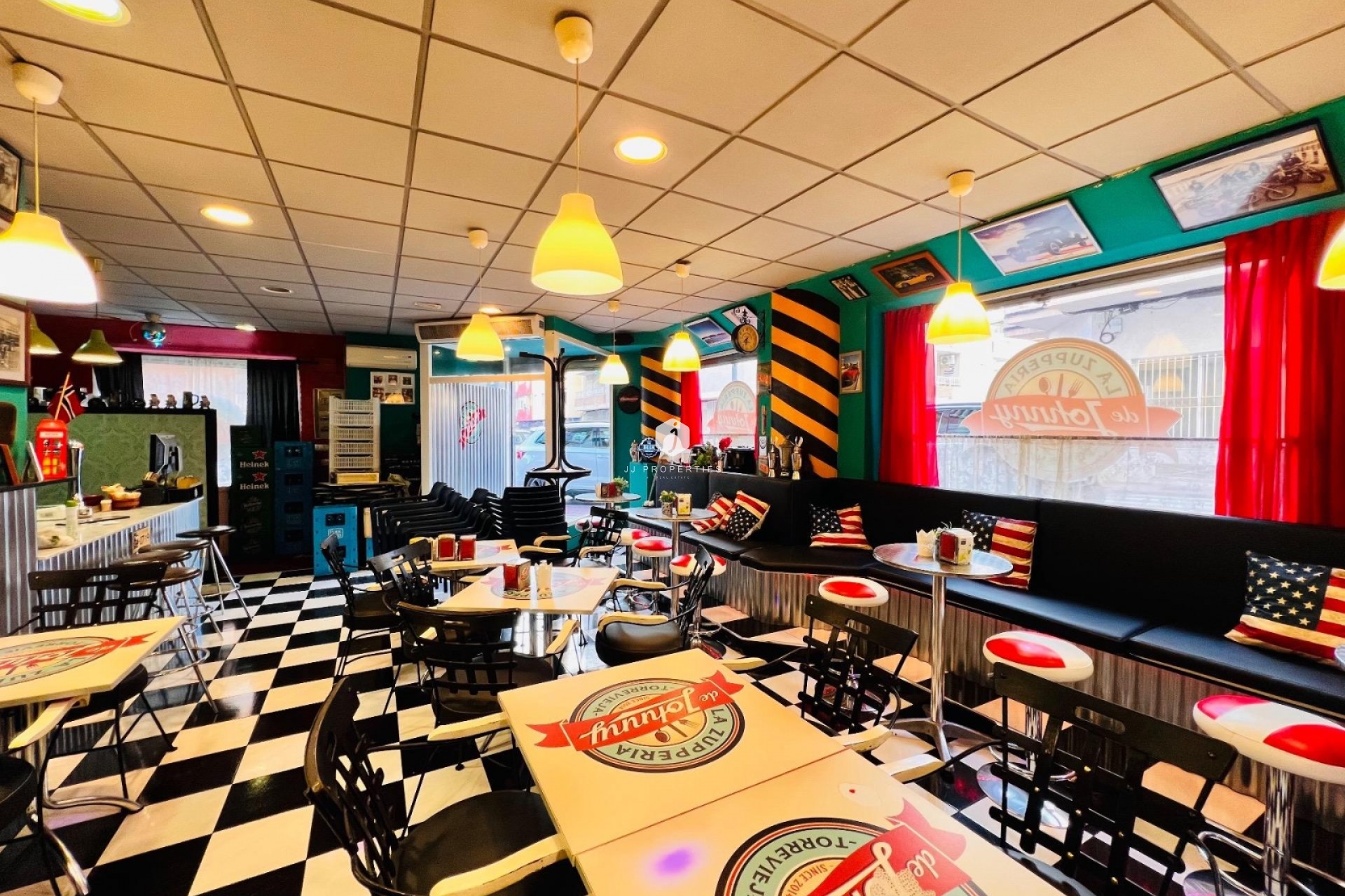 D'occasion - Commercial -
Torrevieja - Playa del cura