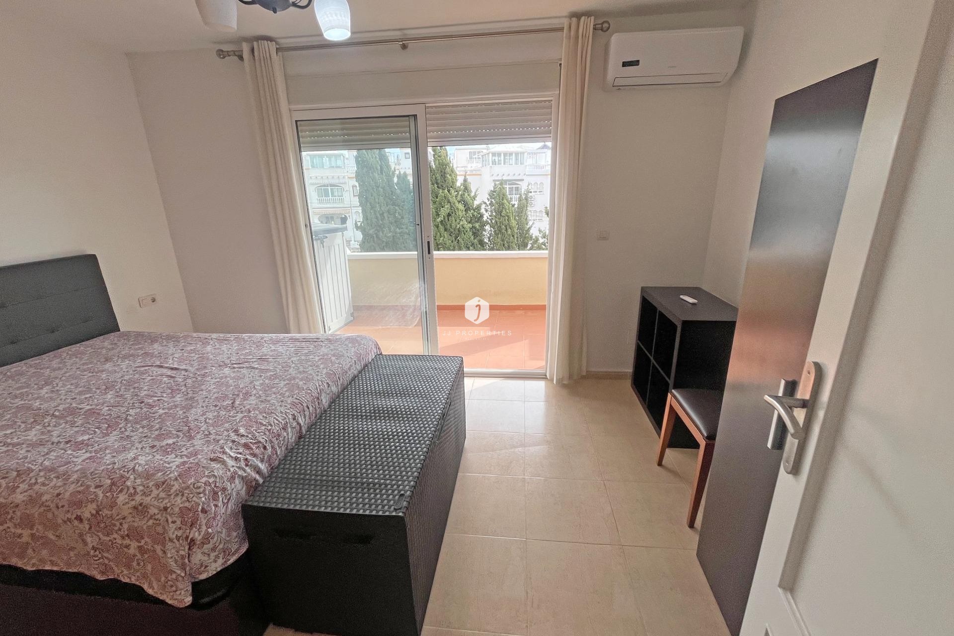 D'occasion - Duplex -
San Miguel de Salinas - Las Filipinas