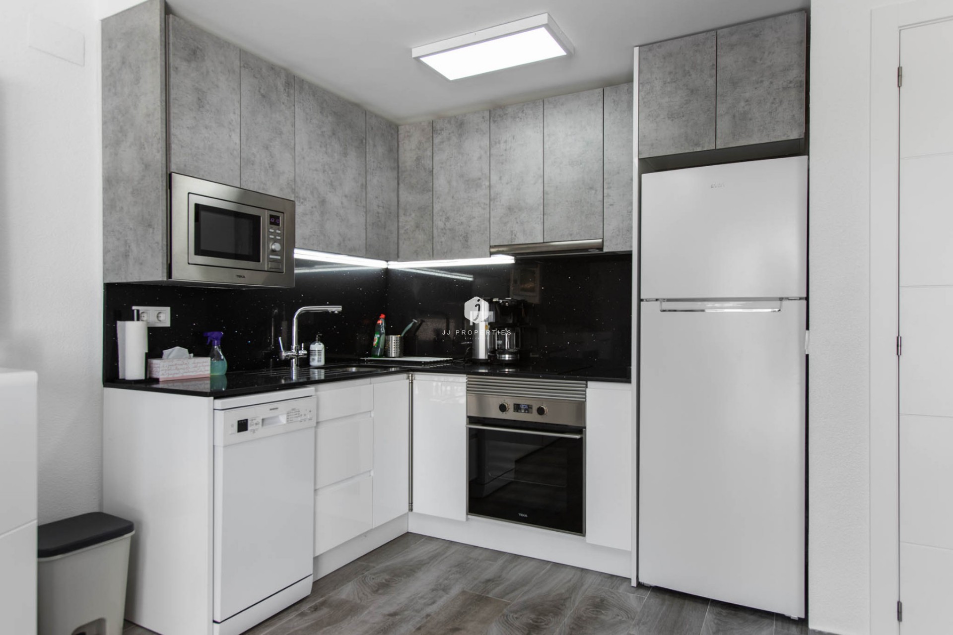 D'occasion - Duplex -
Torrevieja - Costa Blanca