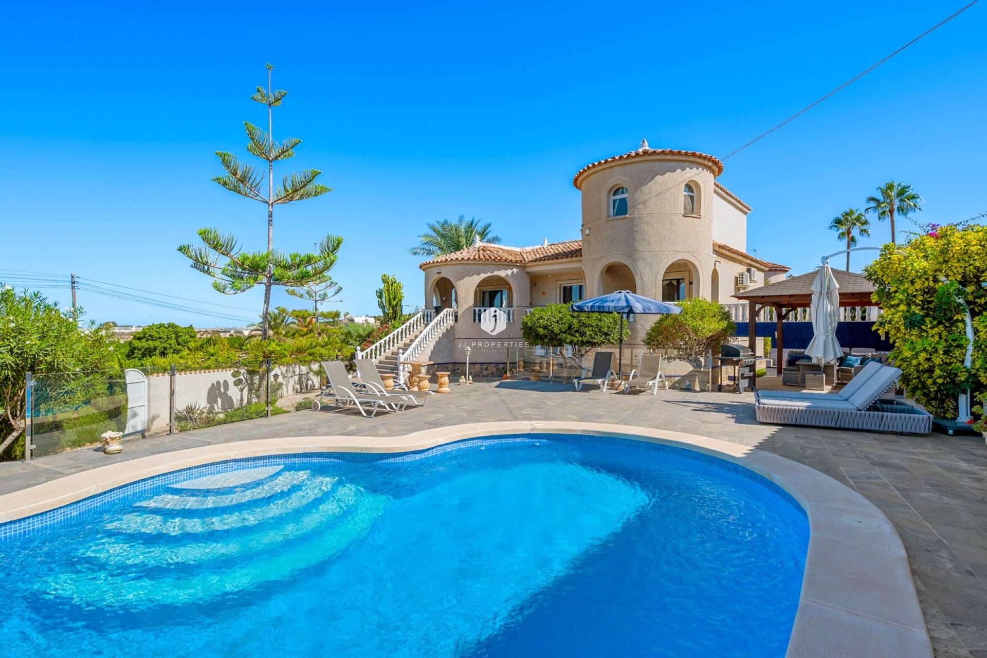 D'occasion - Villa -
Almoradí - Inland