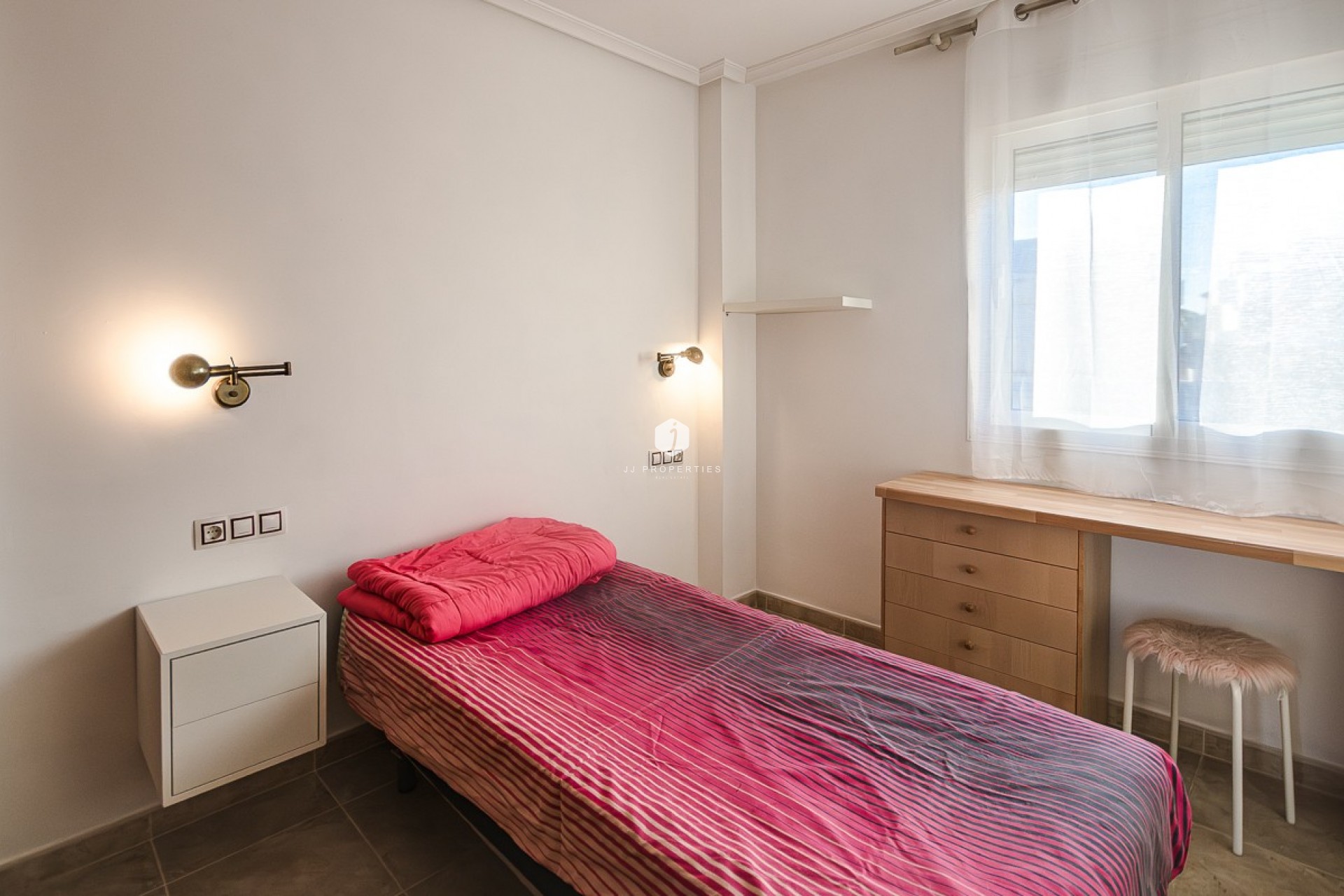 D'occasion - Villa -
Benferri - Inland