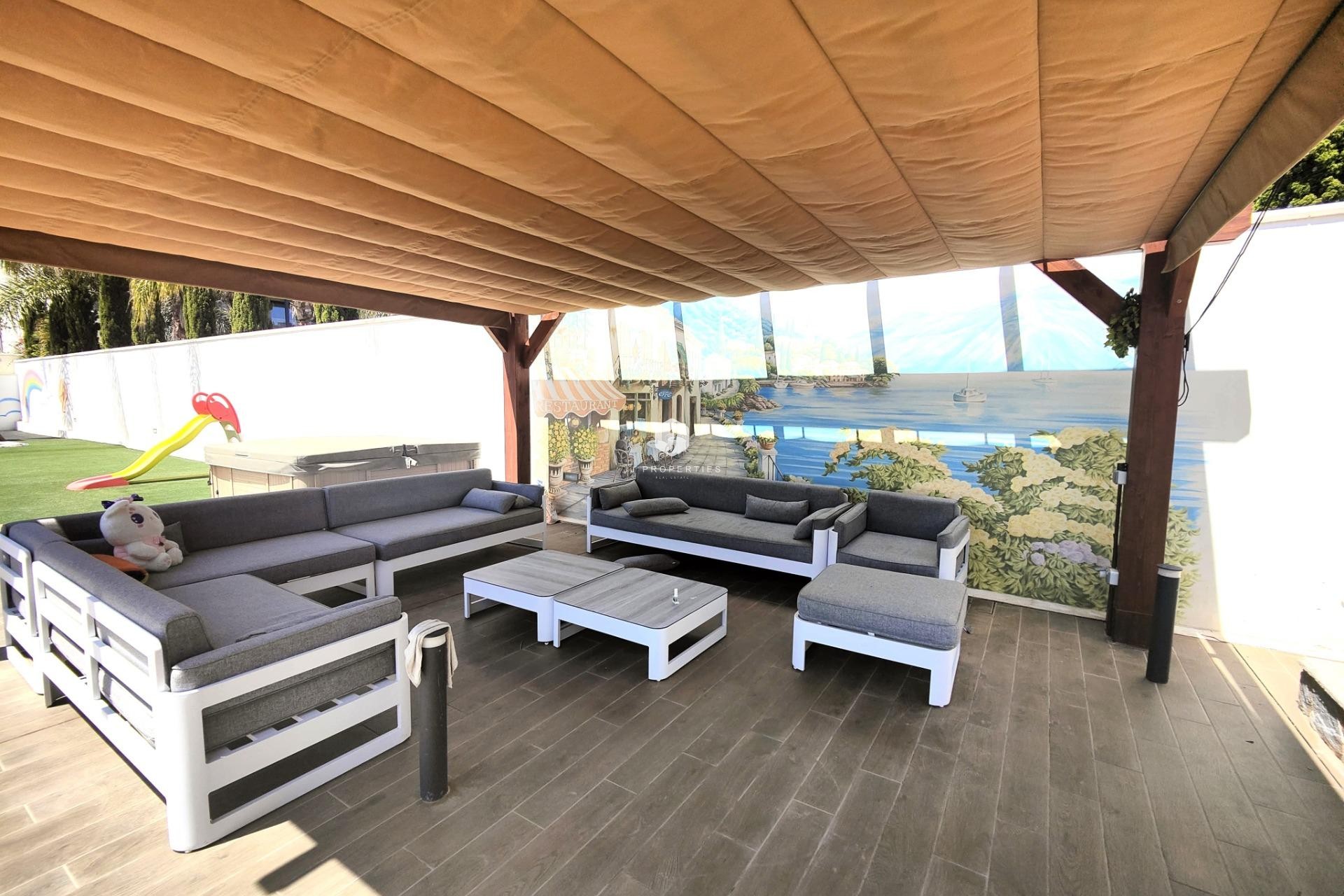 D'occasion - Villa -
Cabo Roig - Costa Blanca