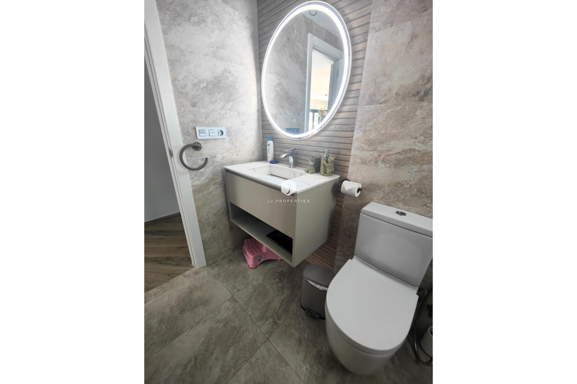 D'occasion - Villa -
Cabo Roig - Costa Blanca