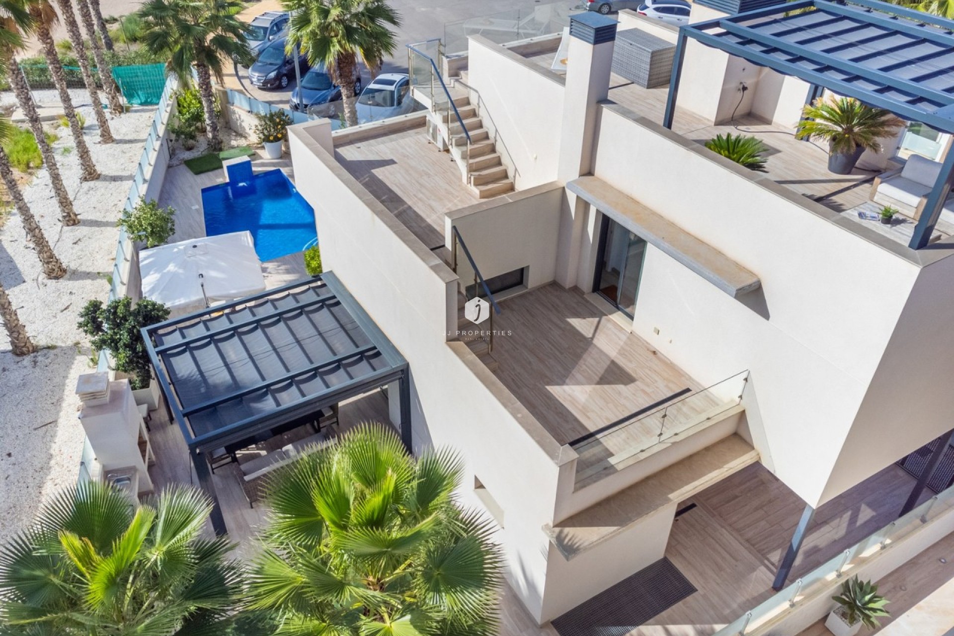 D'occasion - Villa -
Cabo Roig - Costa Blanca